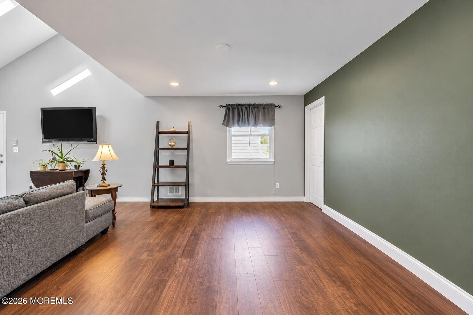 15 Hemingway Dr, Hazlet, NJ 07730 photo