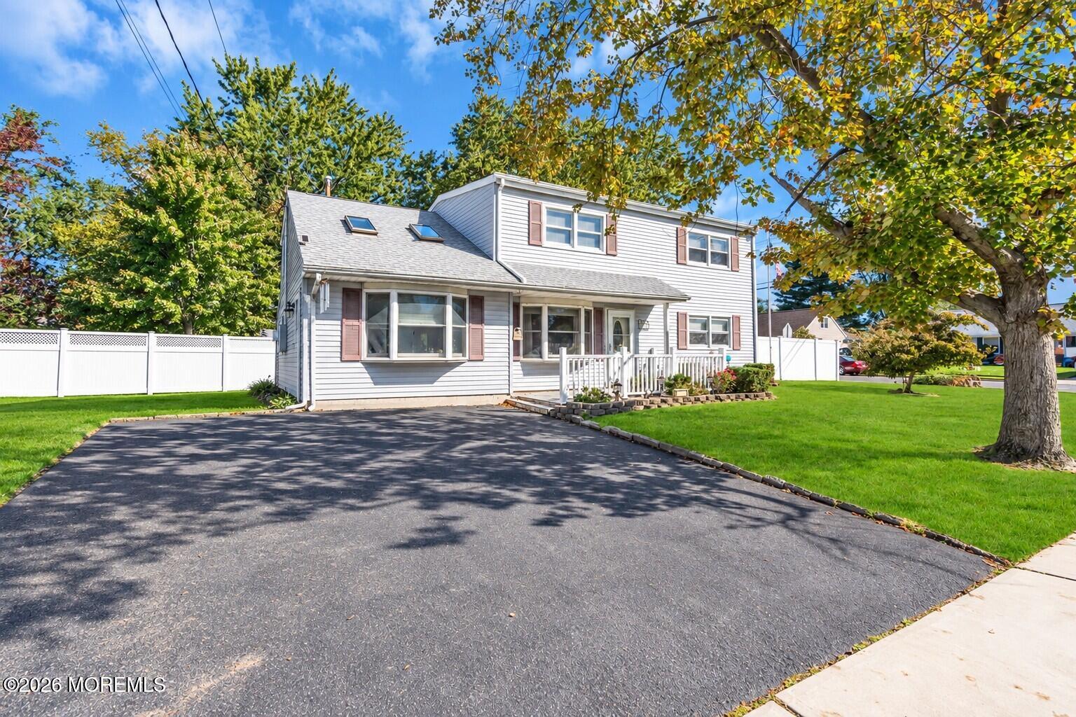 15 Hemingway Dr, Hazlet, NJ 07730 photo