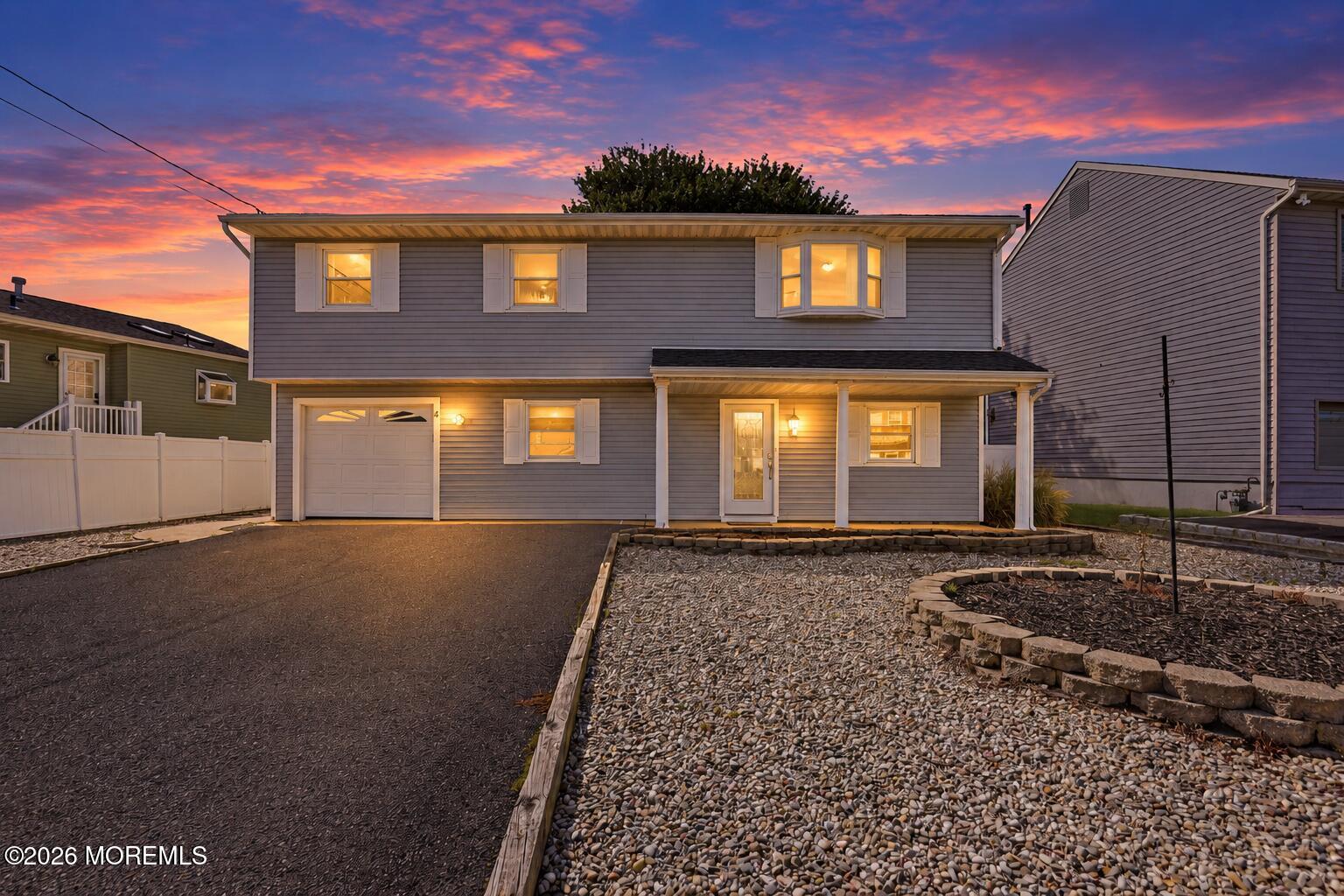 4 Harbor View Ln, Toms River, NJ 08753