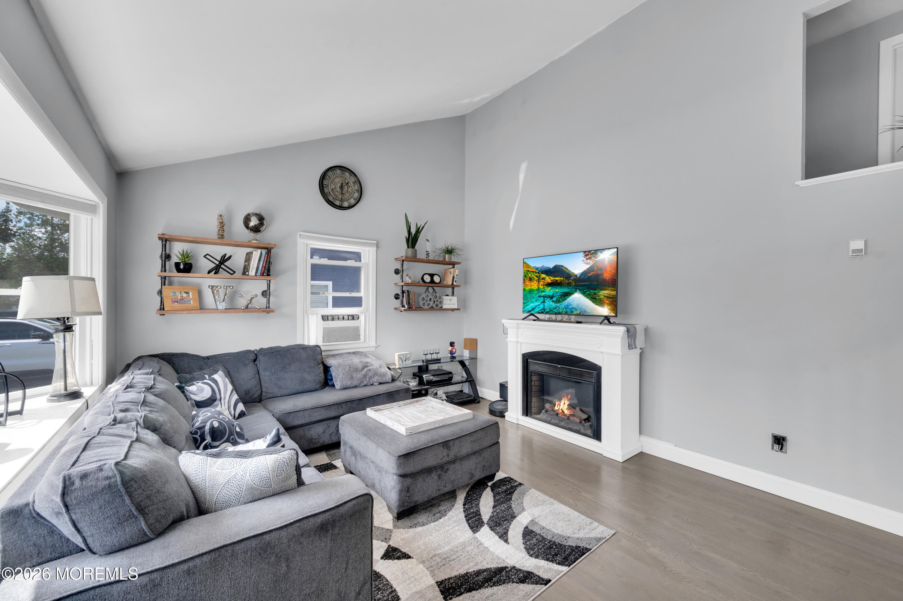 864 Roundtree Dr, Toms River, NJ 08753 photo