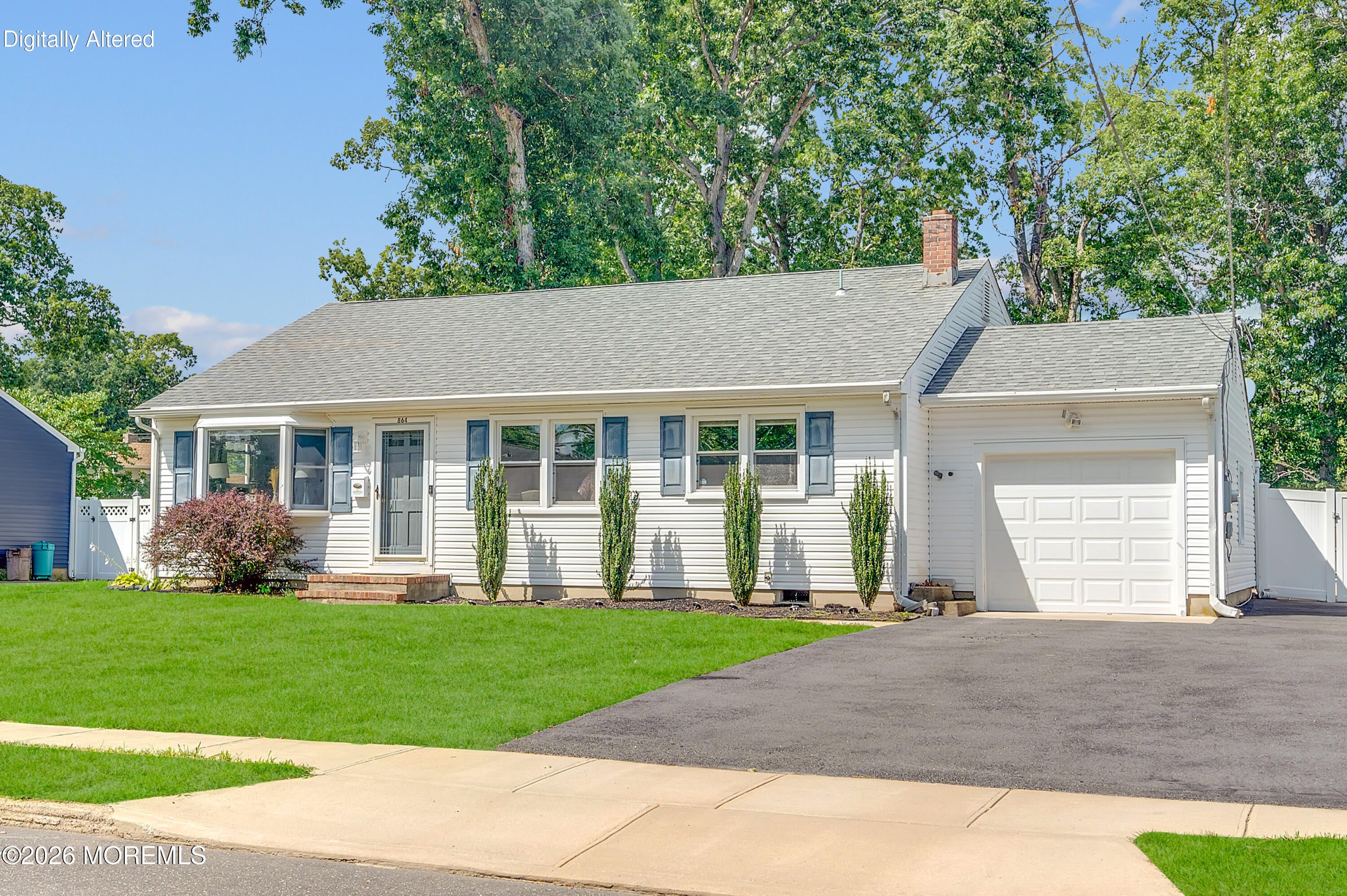 864 Roundtree Dr, Toms River, NJ 08753 photo