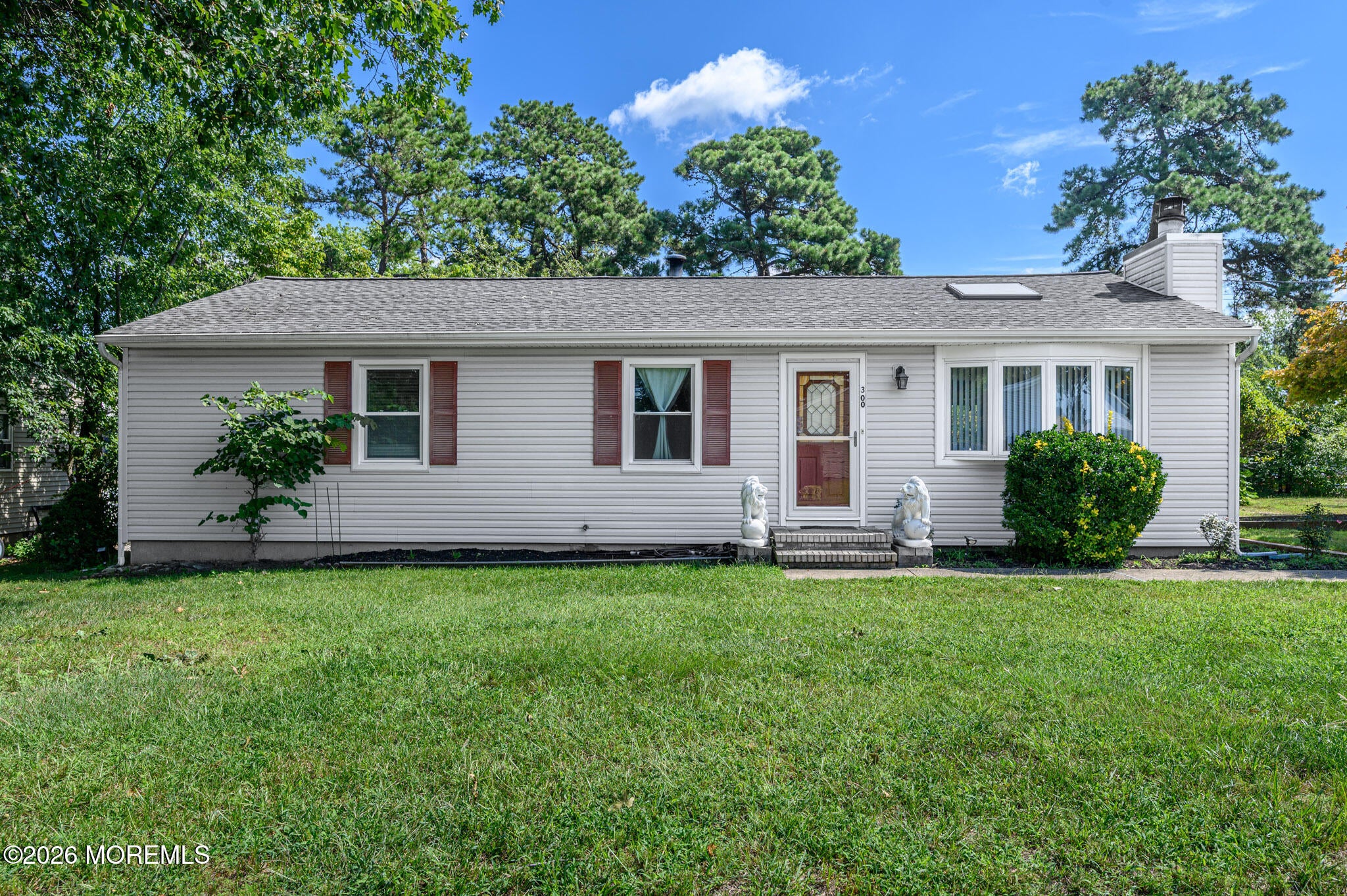 300 Beechmont St, Toms River, NJ 08757