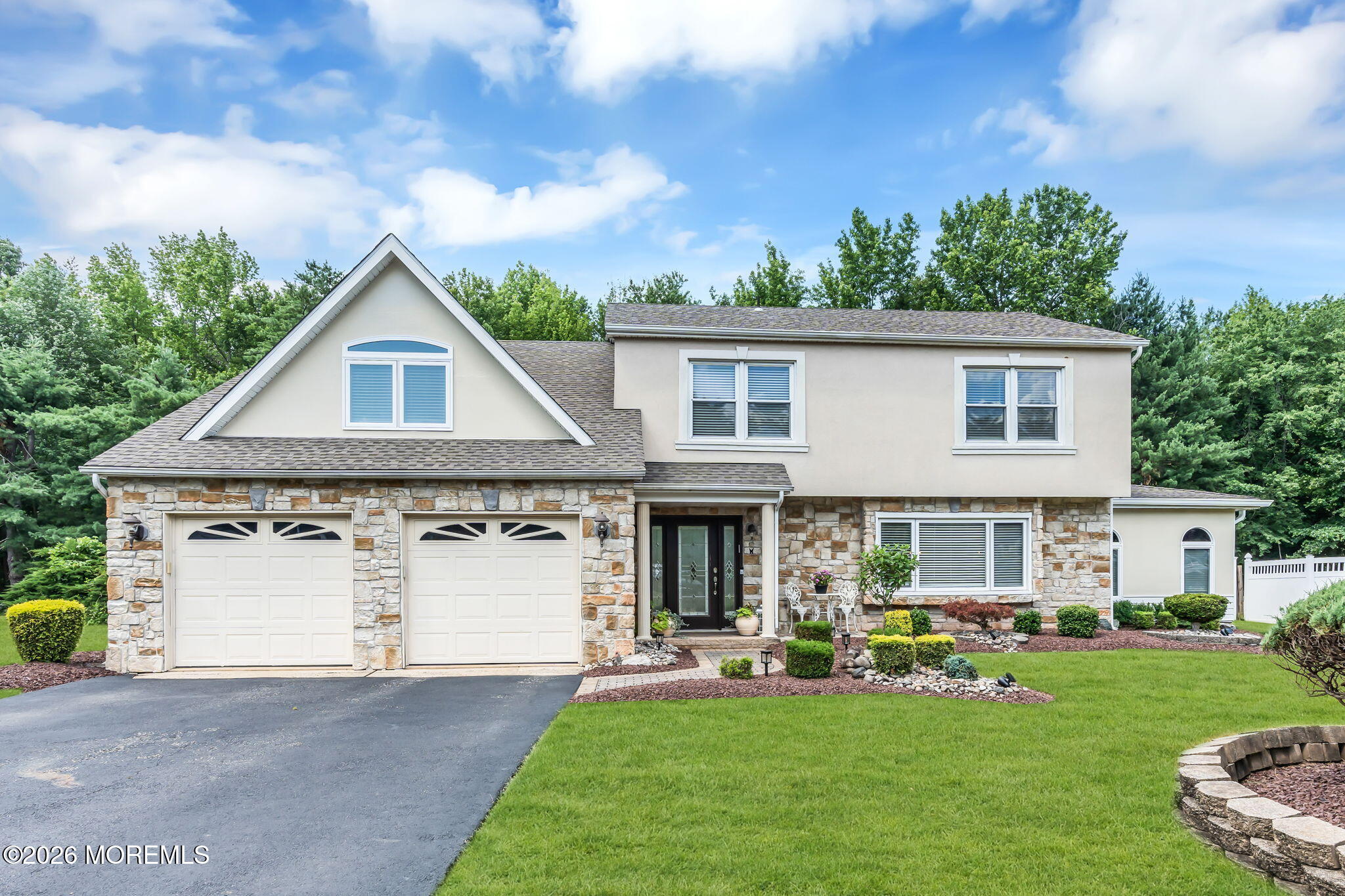 28 Devon Dr, Manalapan, NJ 07726