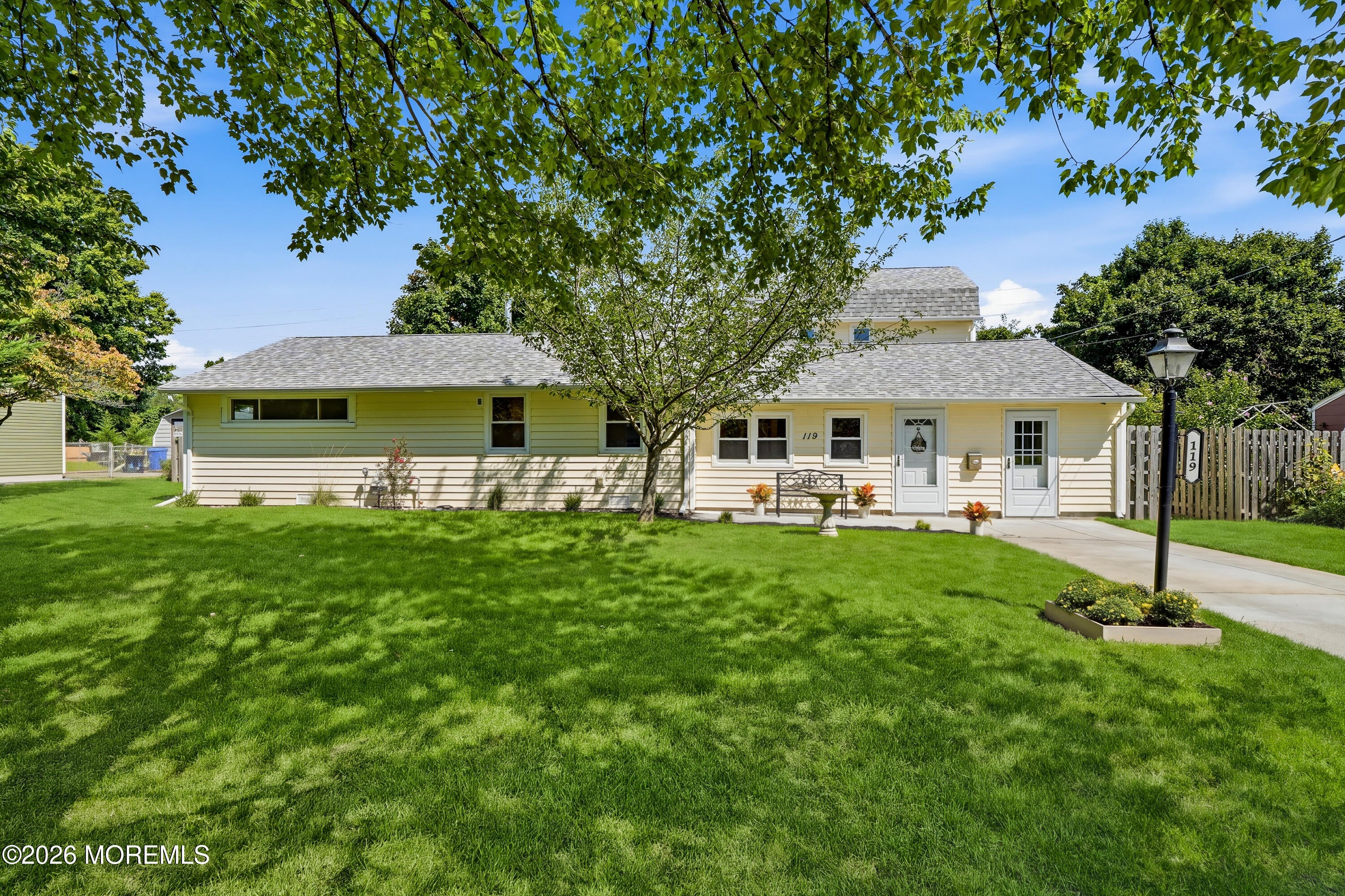 119 Court Dr, Shrewsbury Boro, NJ 07702