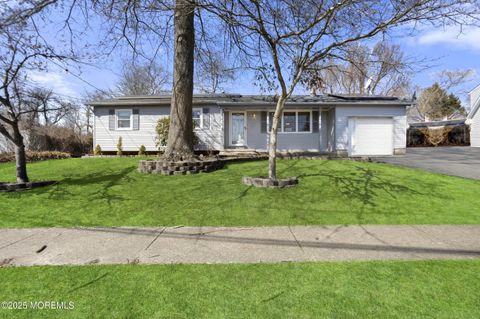 Single Family Residence in Jackson NJ 138 Susan Drive.jpg
