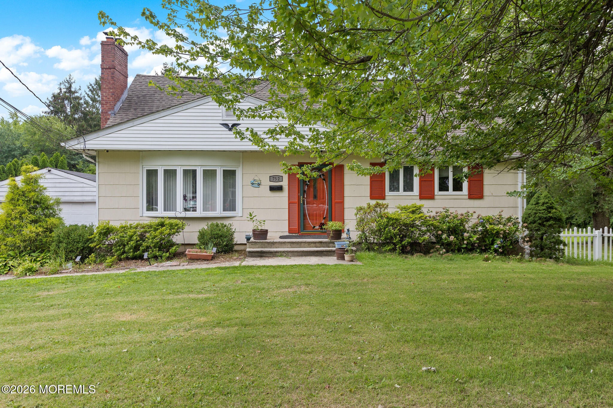 752 Park Ave, Belford, NJ 07718 photo