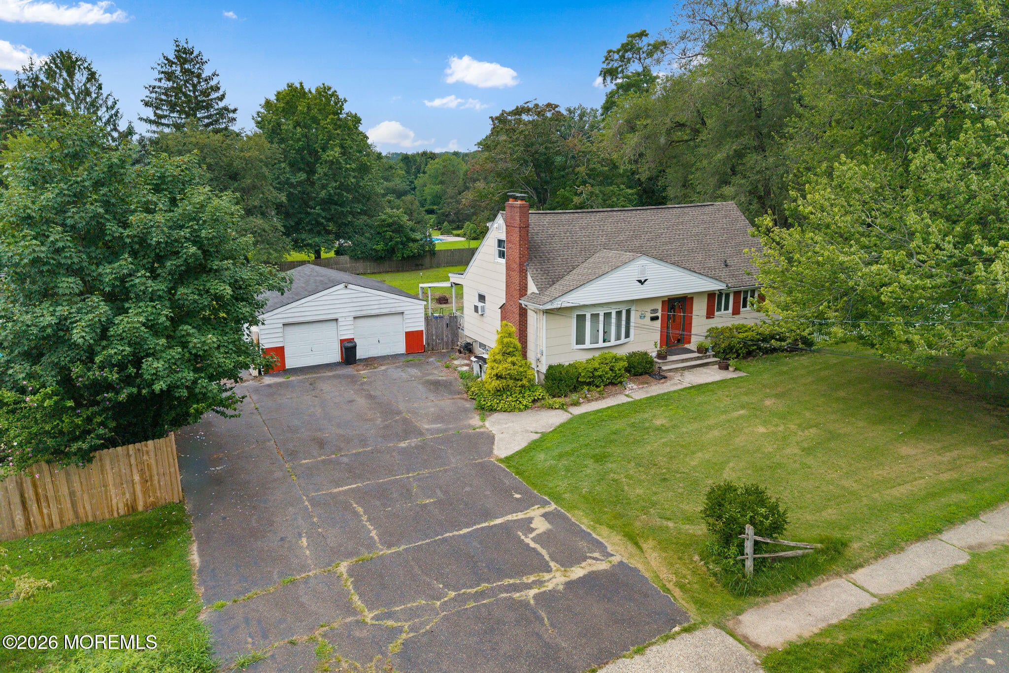 752 Park Ave, Belford, NJ 07718 photo