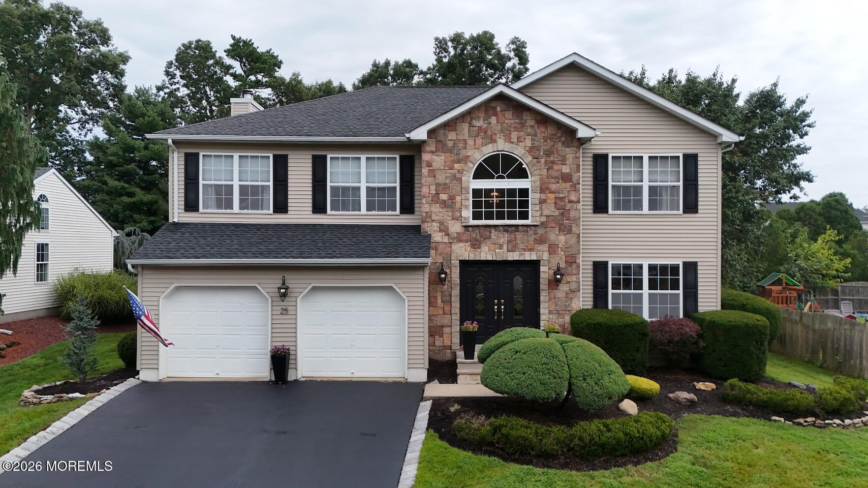 25 Sun Hollow Rd, Howell, NJ 07731