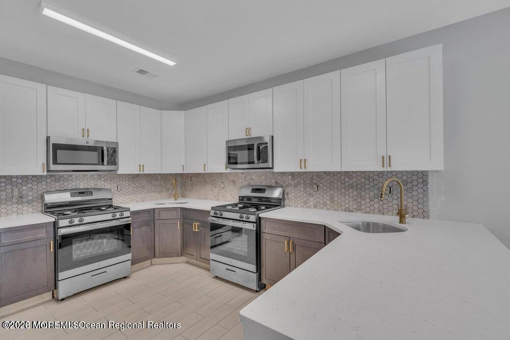 6 Taft Ave, Lakewood, NJ 08701 photo