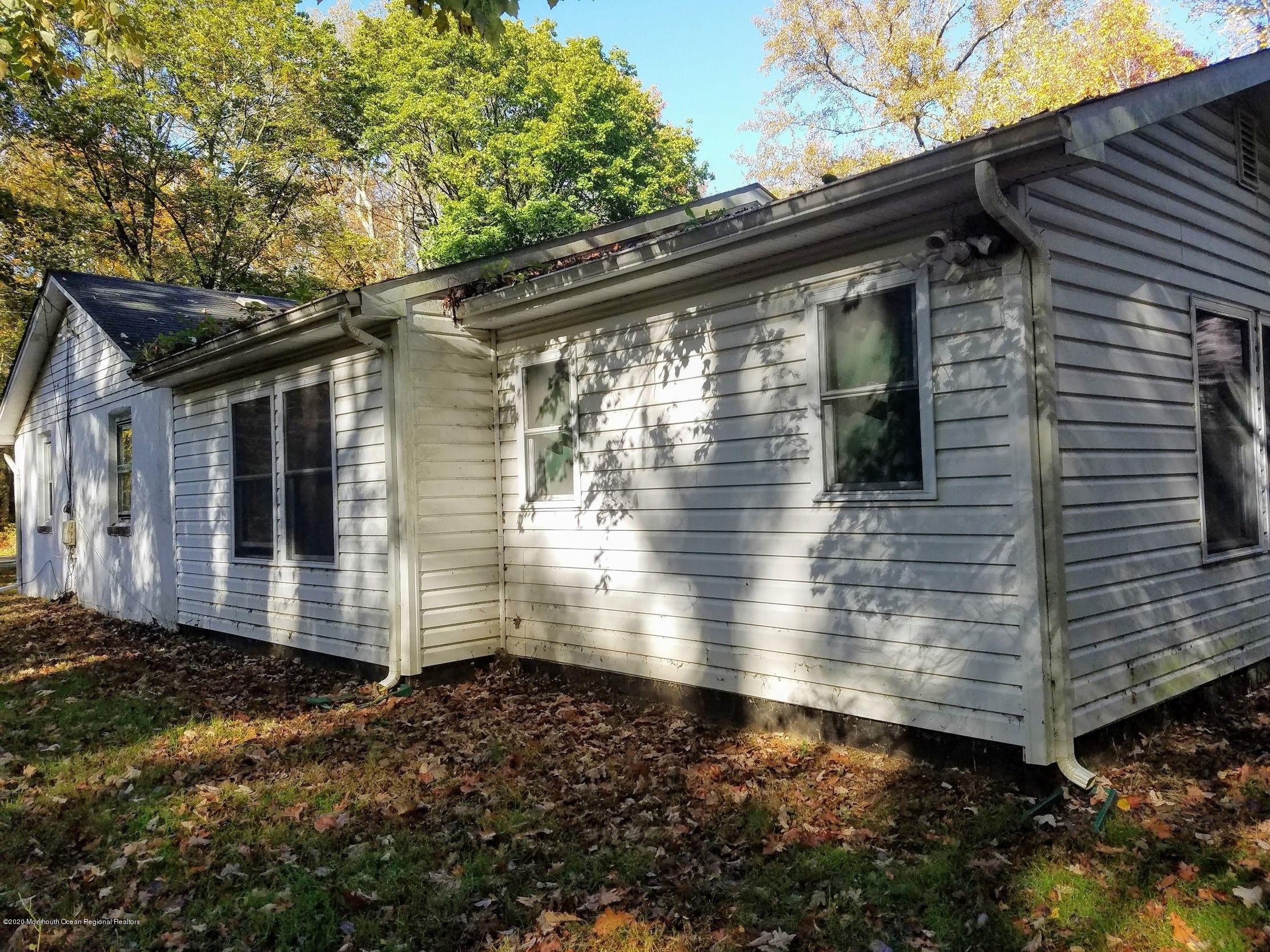 60 Wilson Ave, Manalapan, NJ 07726 photo