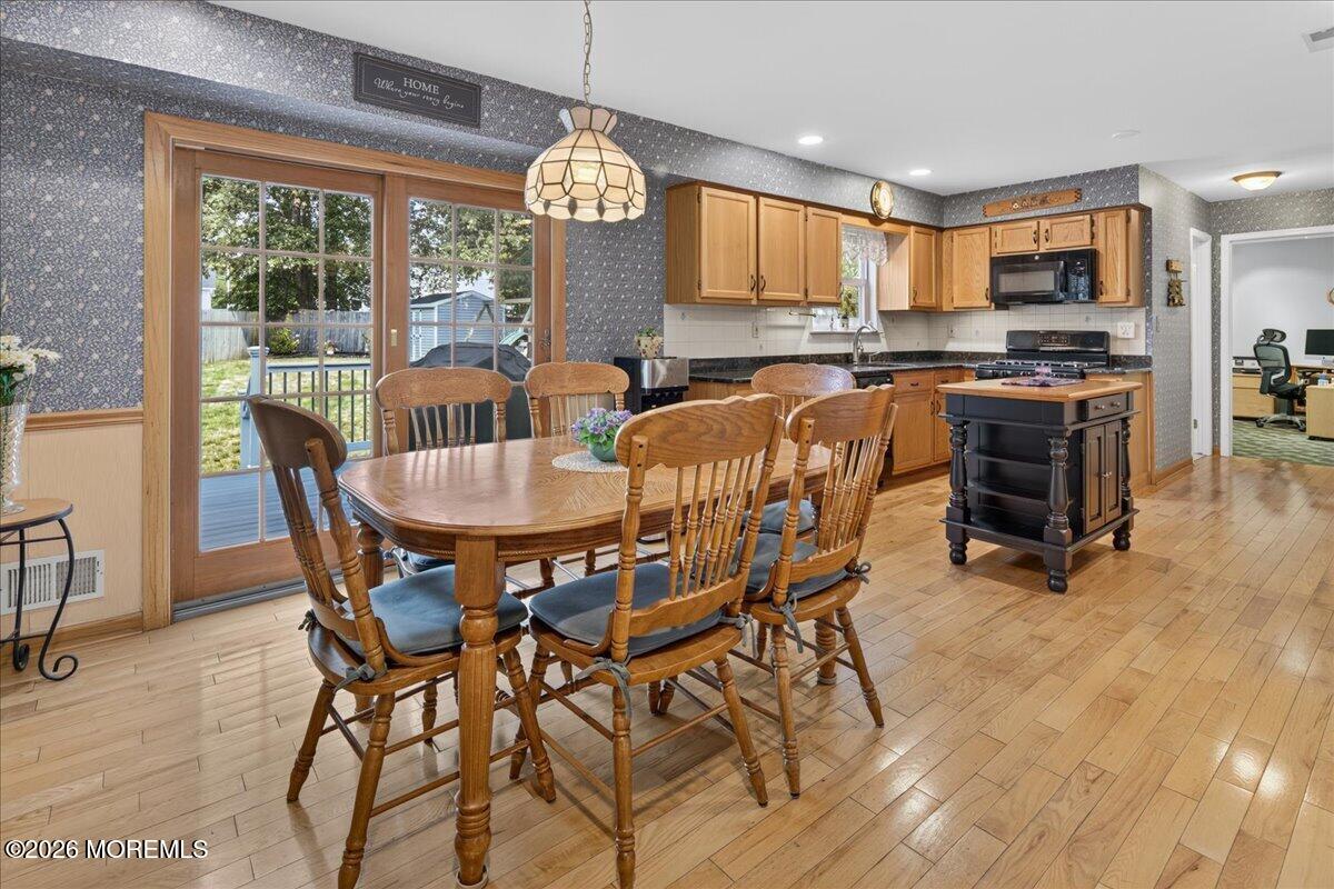 114 Moses Milch Dr, Howell, NJ 07728 photo