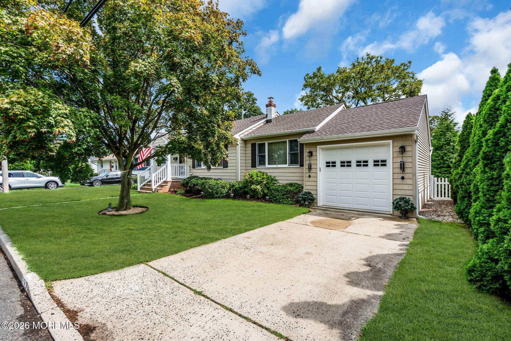 177 10th St, Belford, NJ 07718 photo