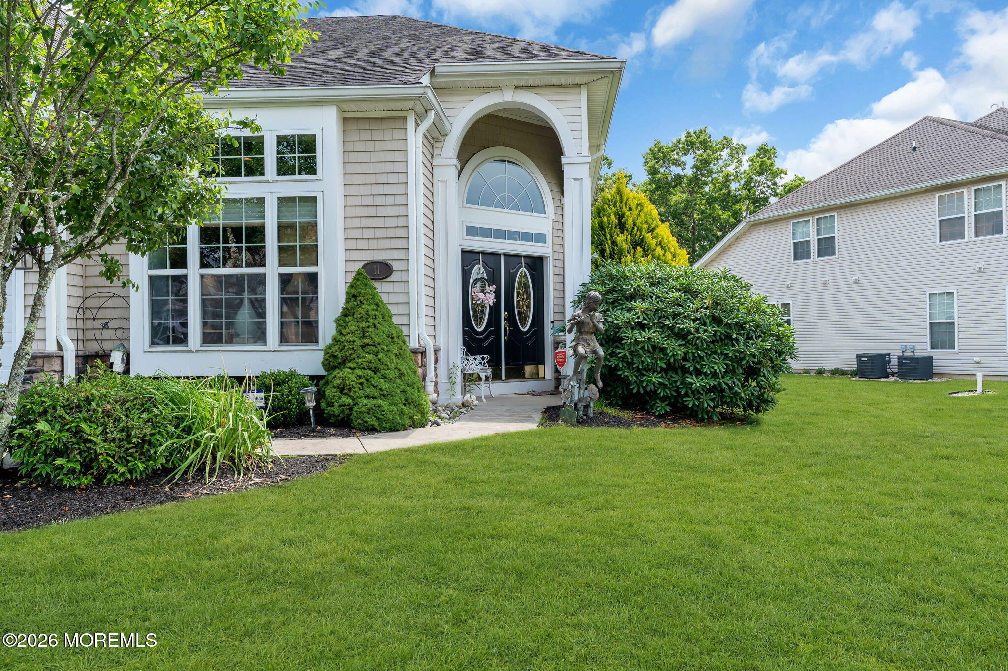 11 Mulberry Dr, Manahawkin, NJ 08050 photo