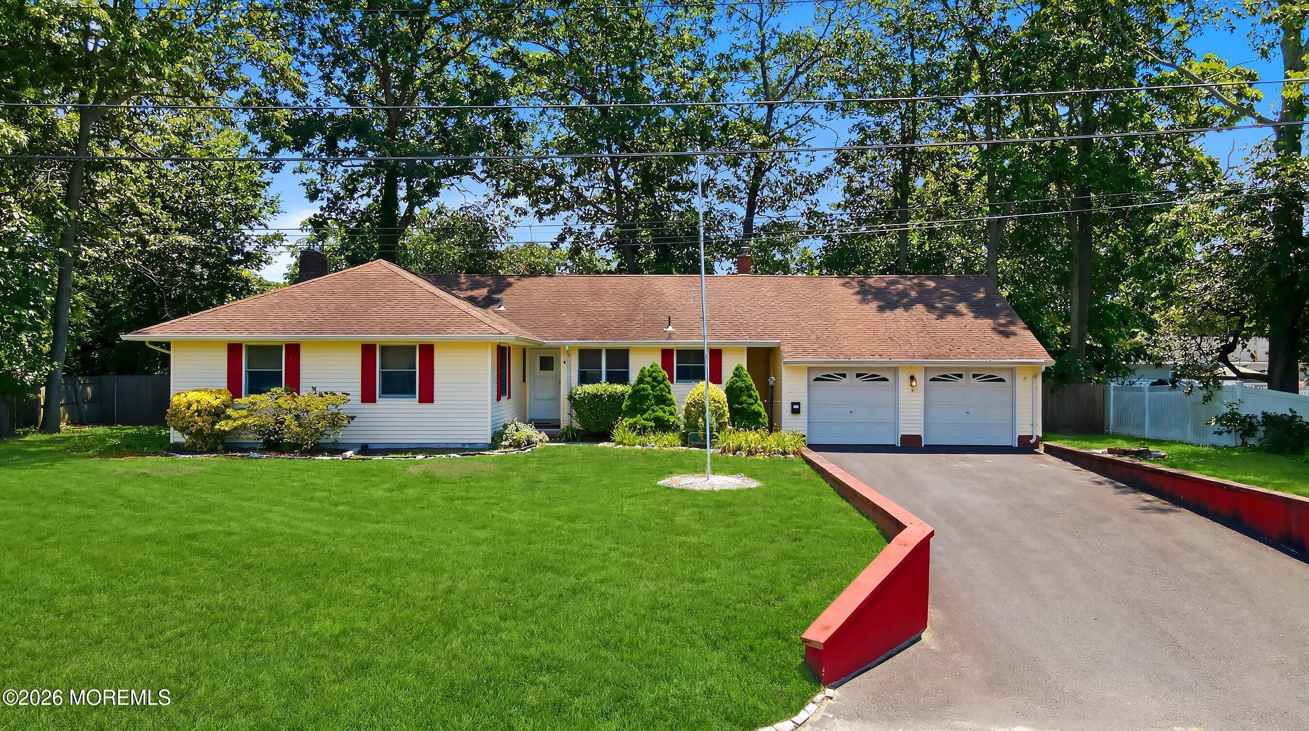 9 Wayside Dr, Brick, NJ 08724