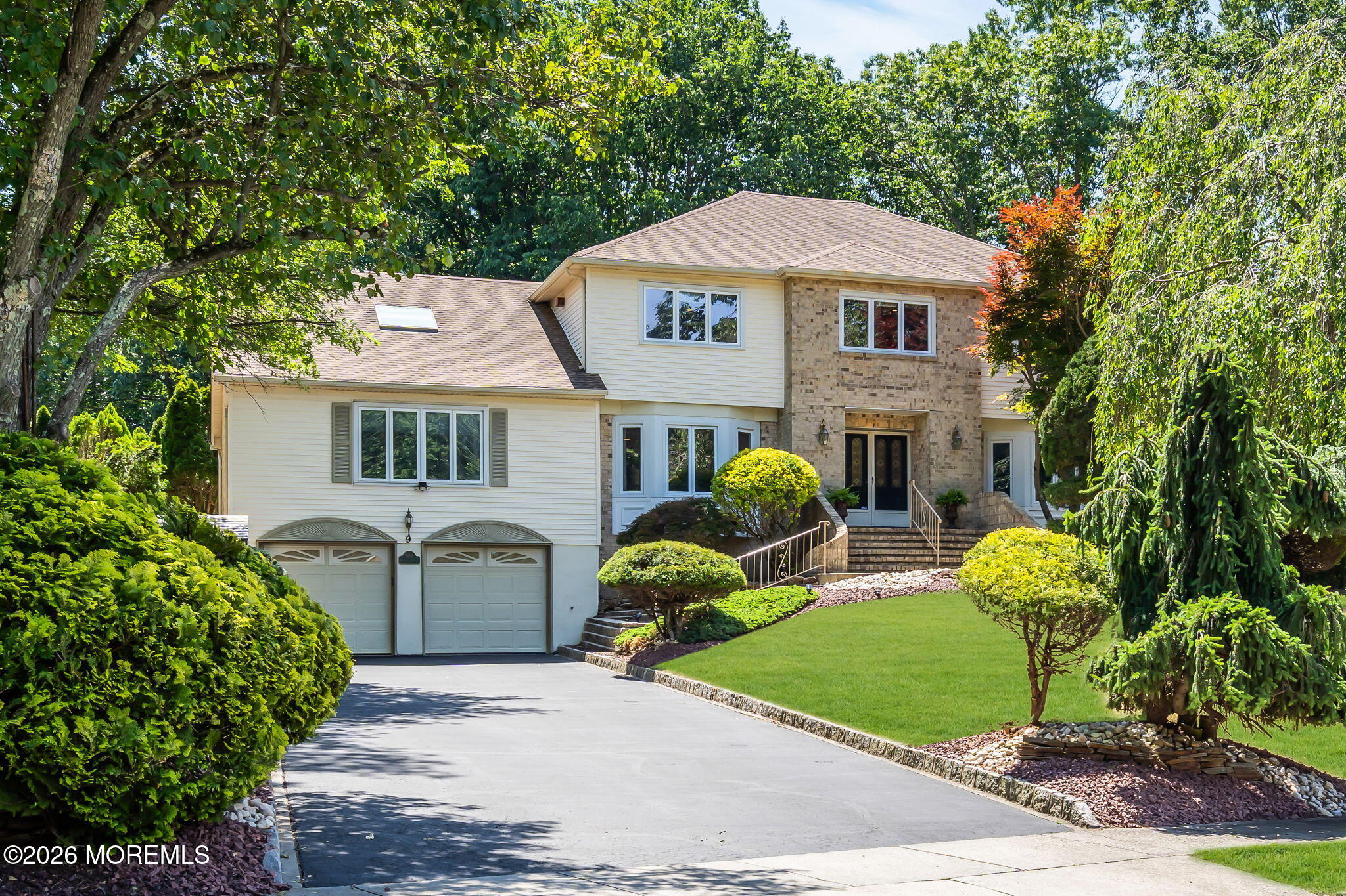 9 Woodcrest Terrace, Manalapan, NJ 07726