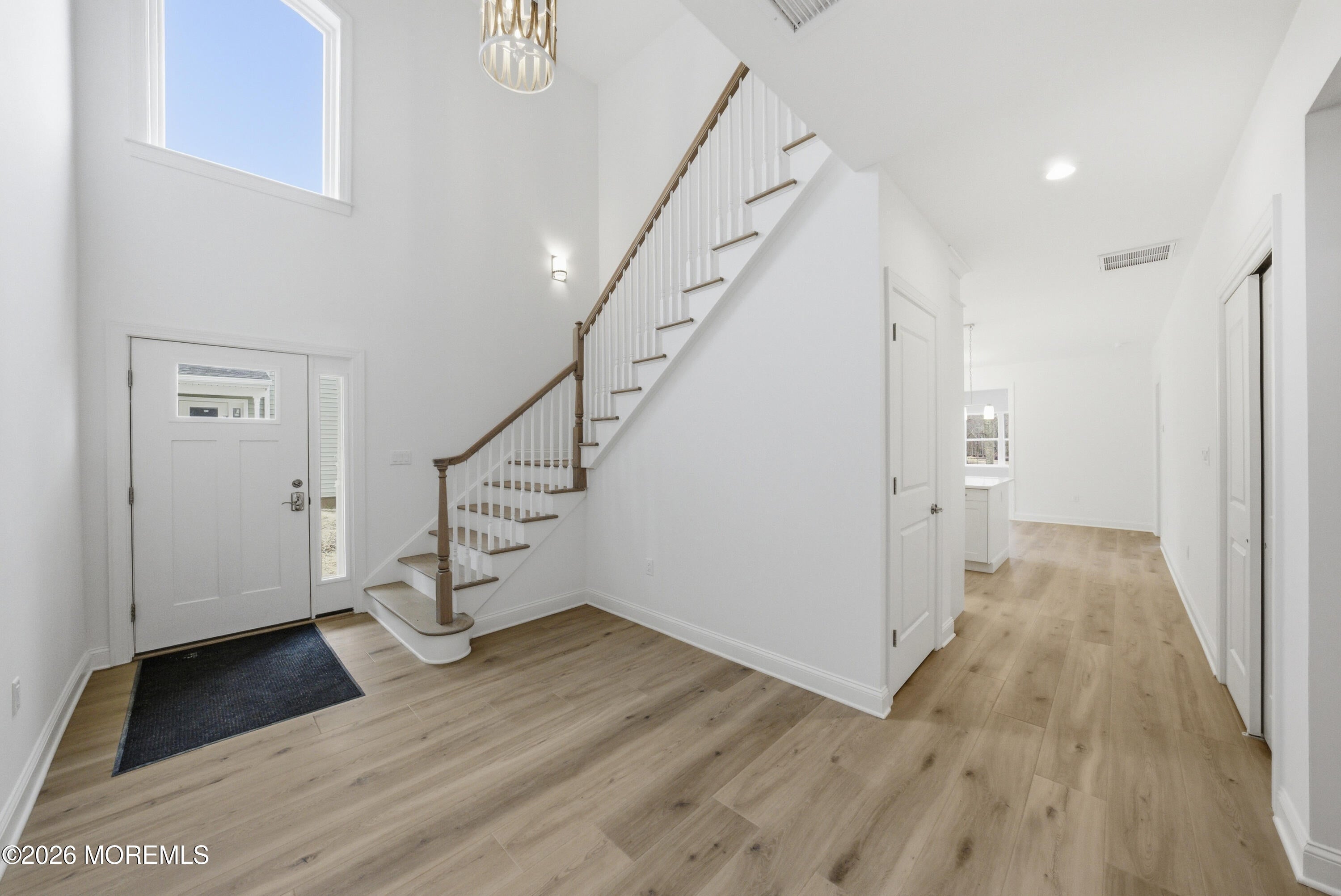 18 Remington Ct, Farmingdale, NJ 07727 photo