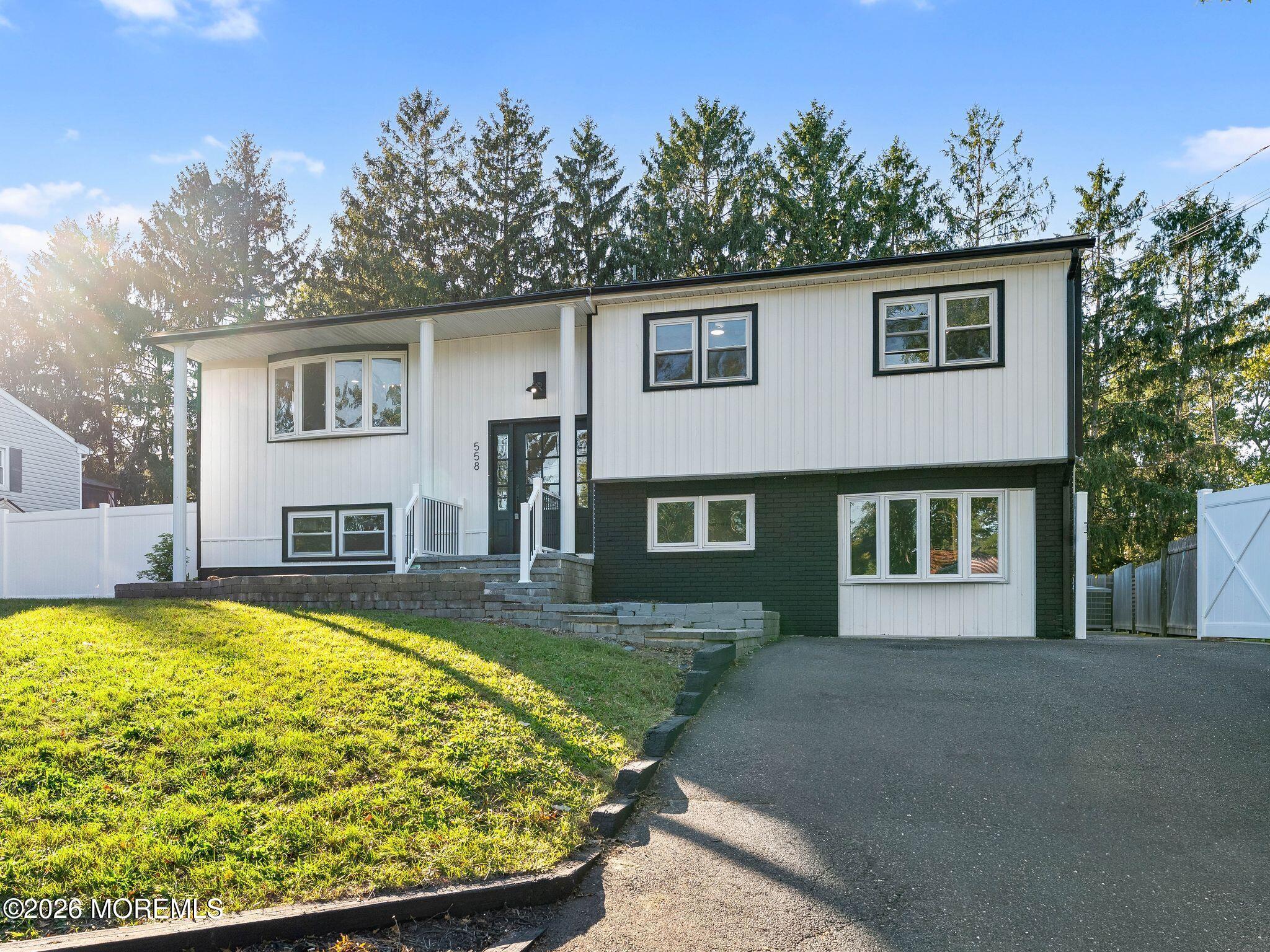 558 Fawn Dr, Toms River, NJ 08753 photo