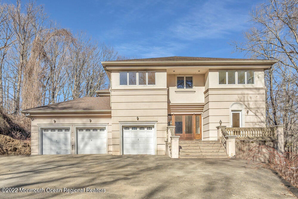 35 Beers St, Holmdel, NJ 07733