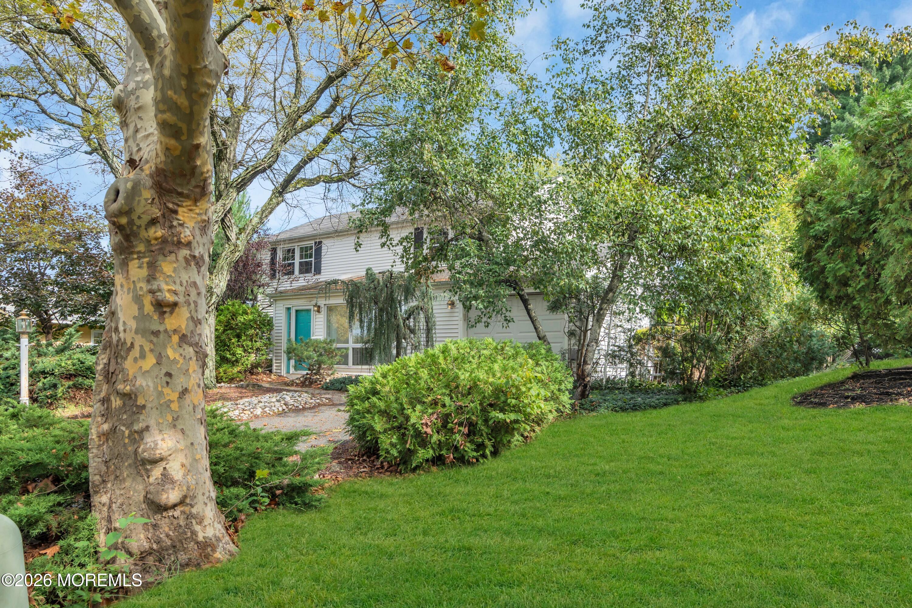 8 Avalon Ln, Aberdeen, NJ 07747 photo