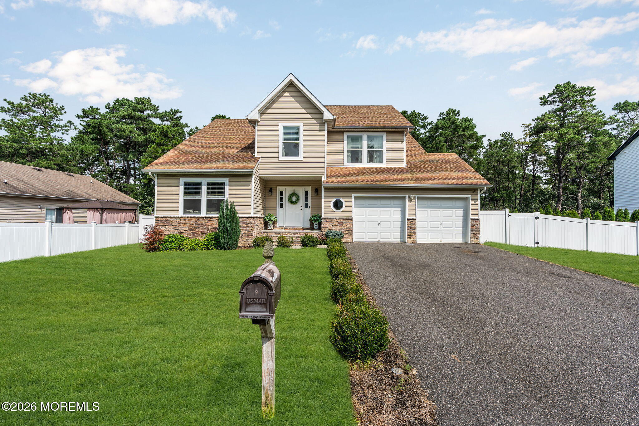 609 Amsterdam Ave, Toms River, NJ 08757
