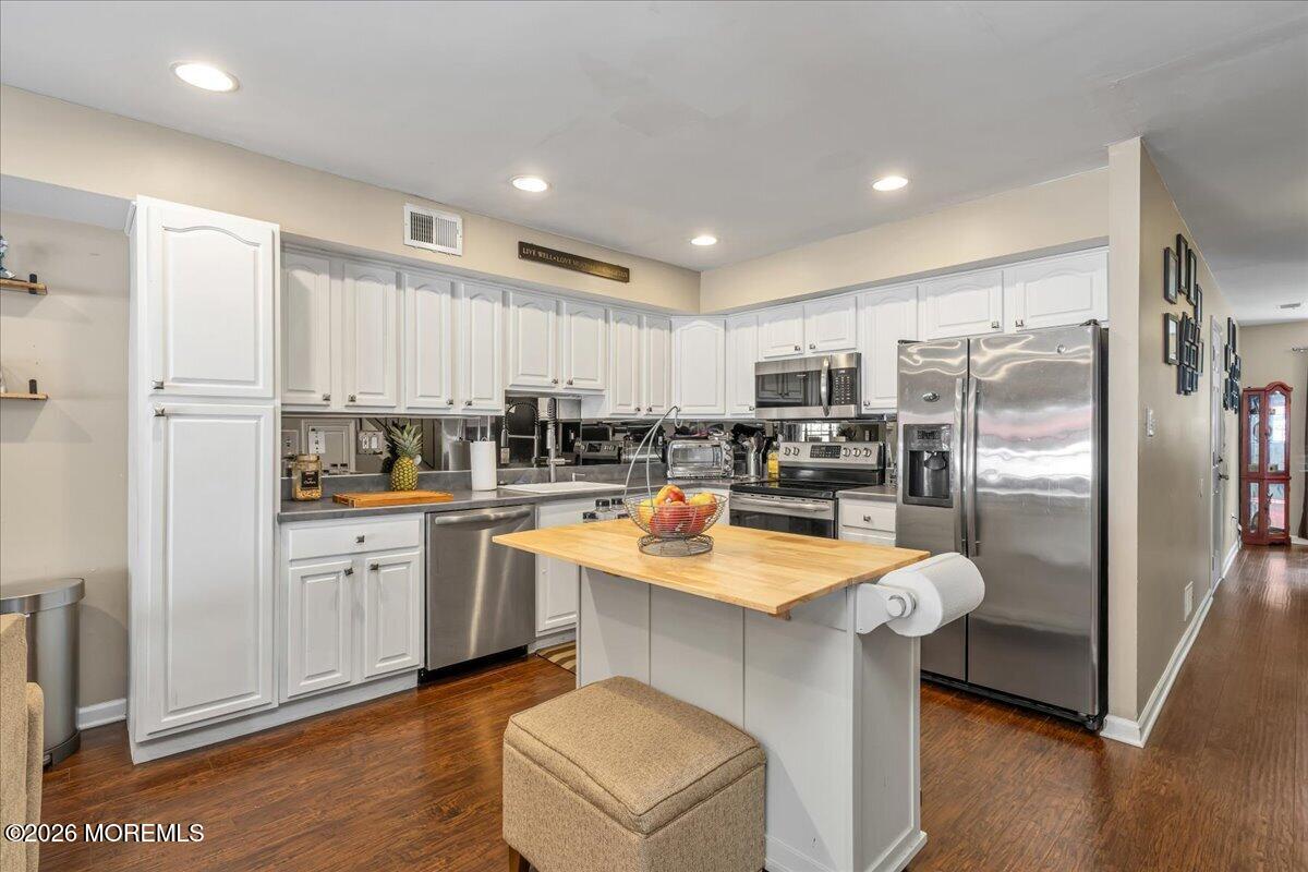 613 Randall Way, Aberdeen, NJ 07747 photo