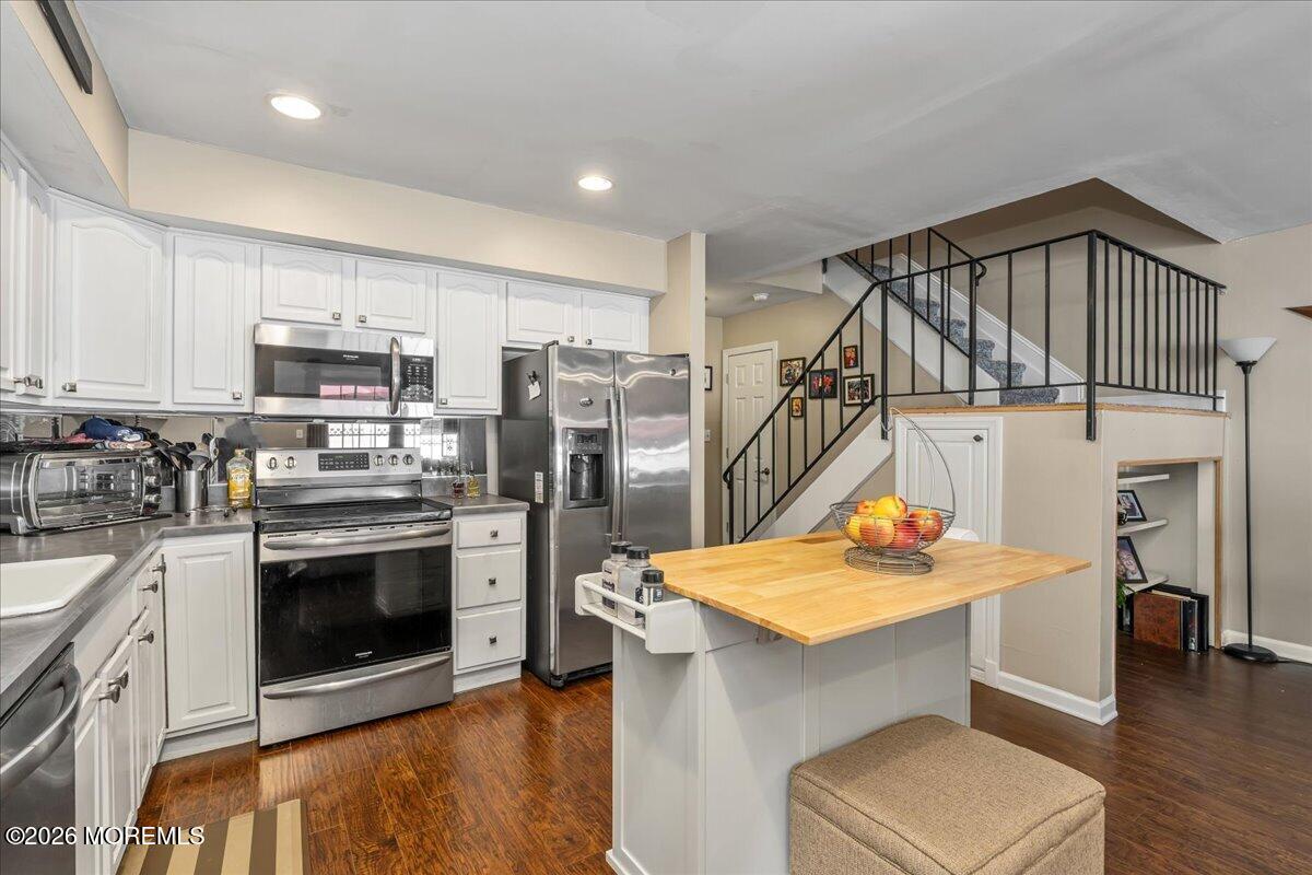 613 Randall Way, Aberdeen, NJ 07747 photo