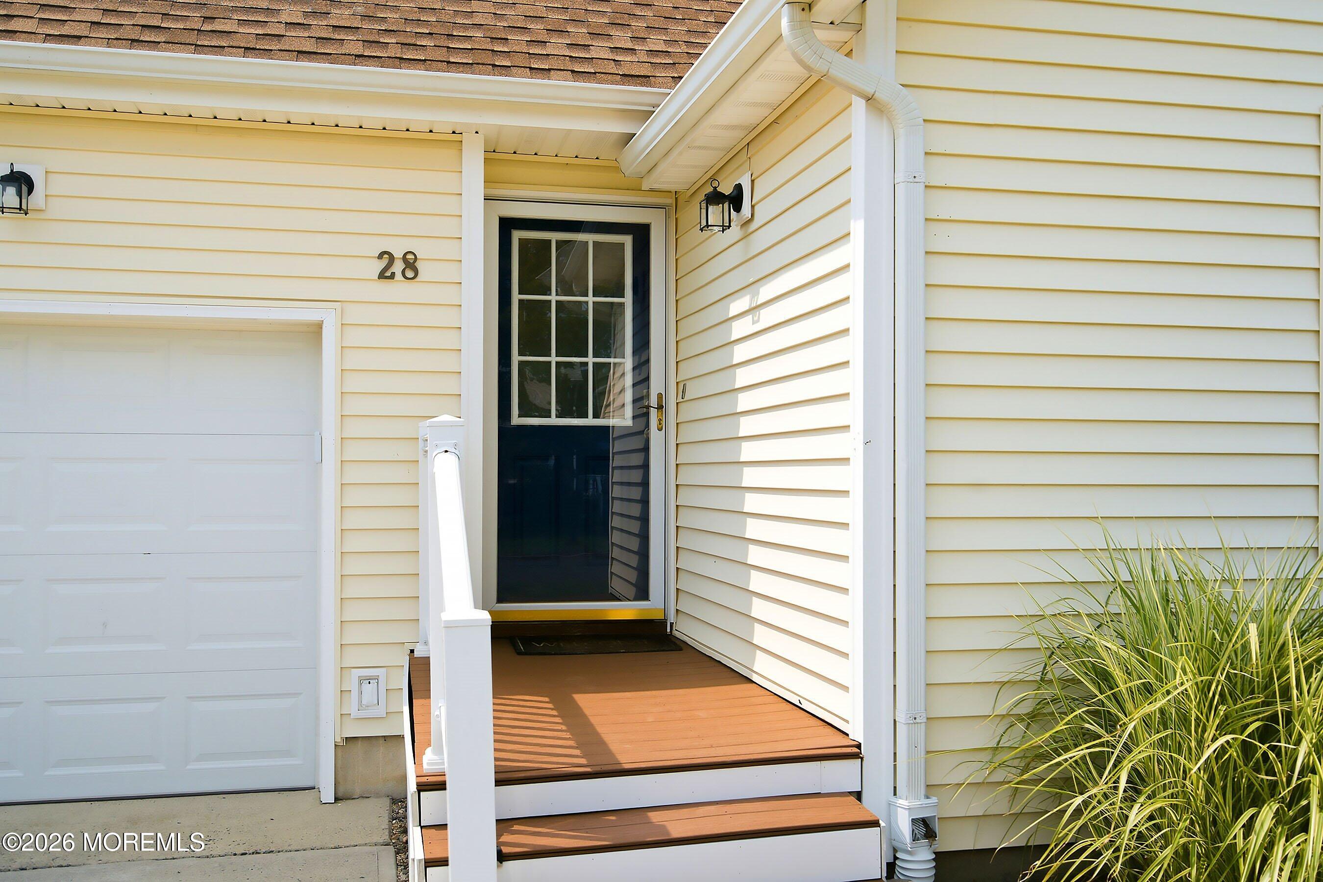 28 Harbor View Ln, Toms River, NJ 08753 photo