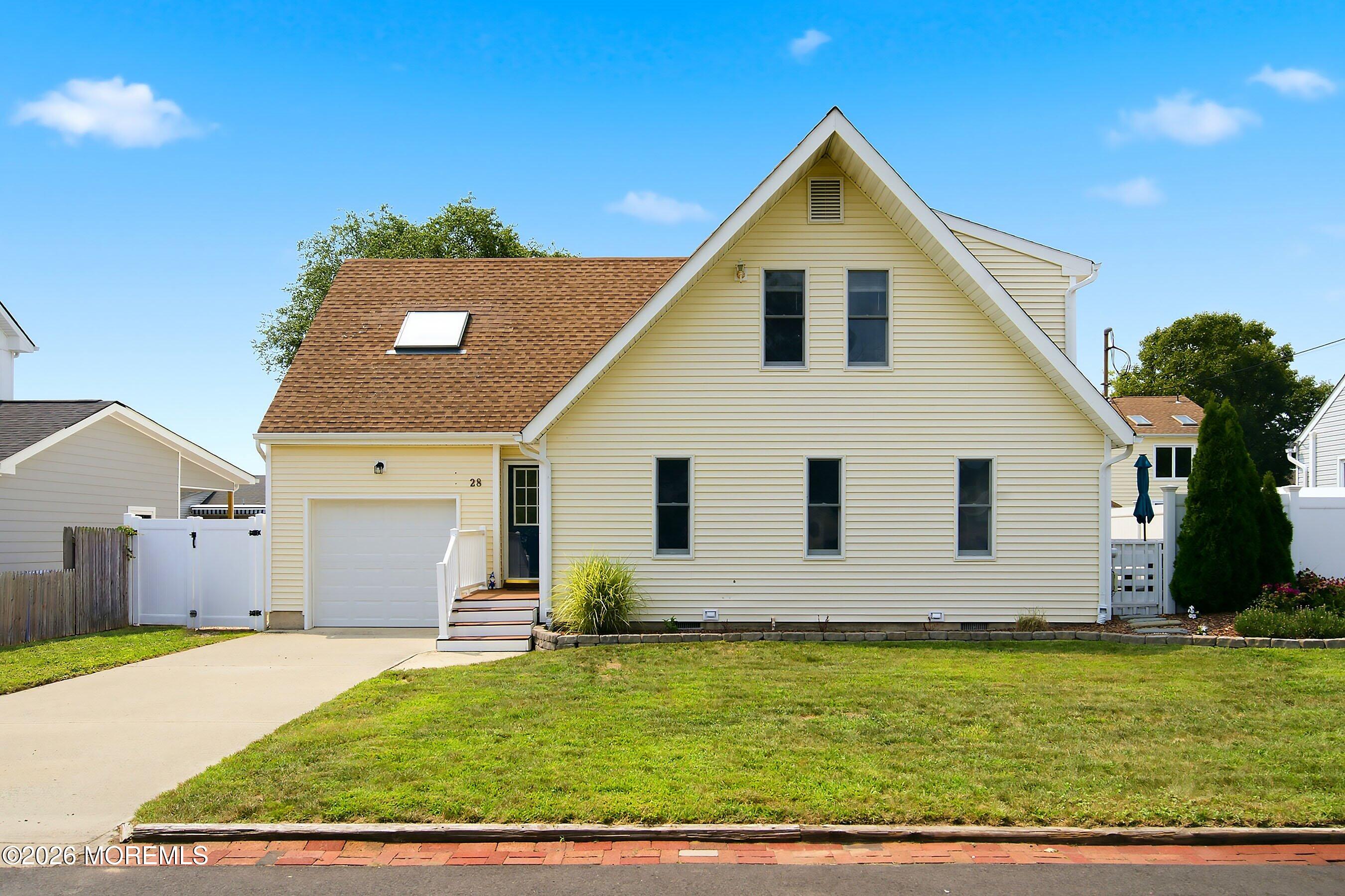 28 Harbor View Ln, Toms River, NJ 08753 photo