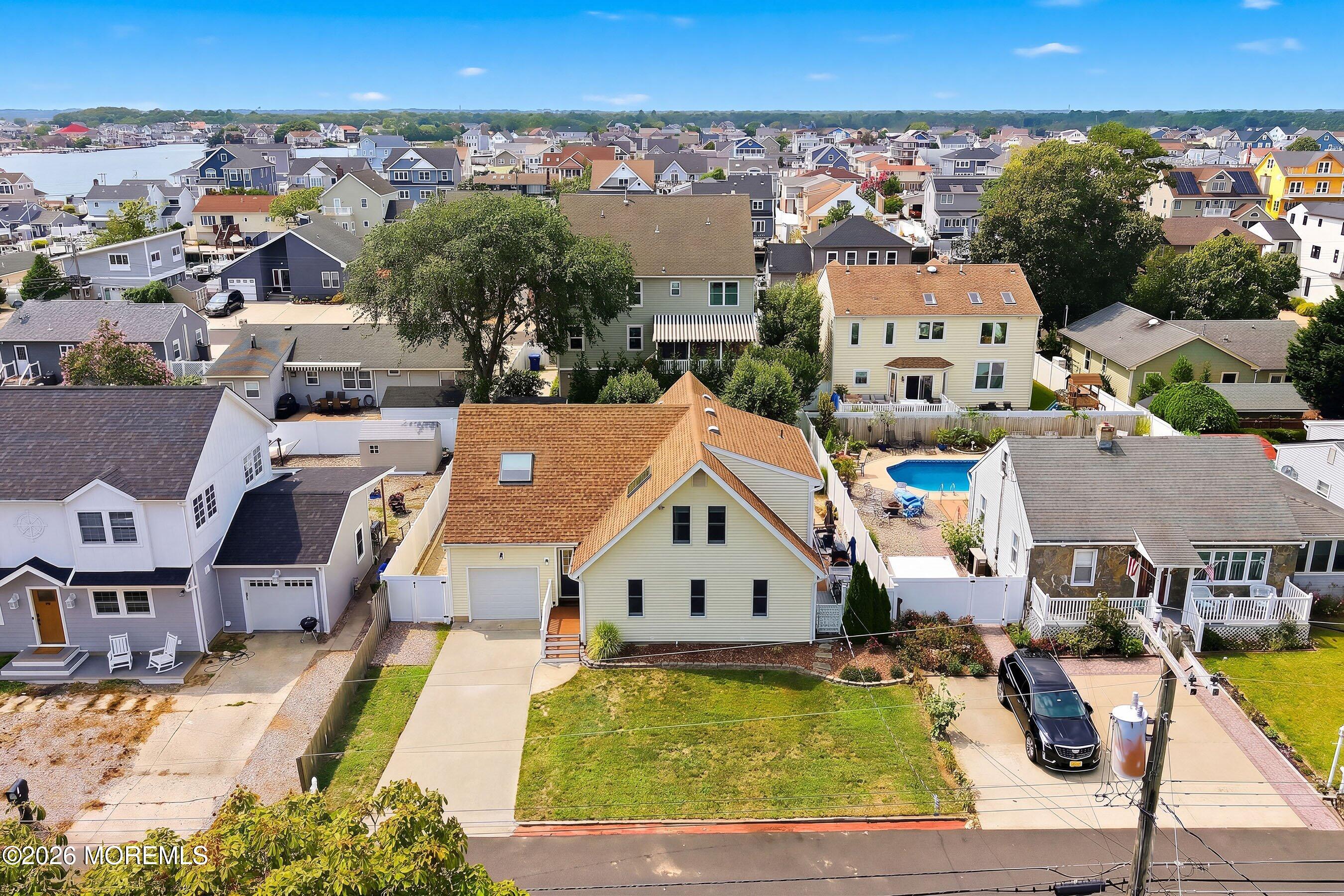 28 Harbor View Ln, Toms River, NJ 08753 photo