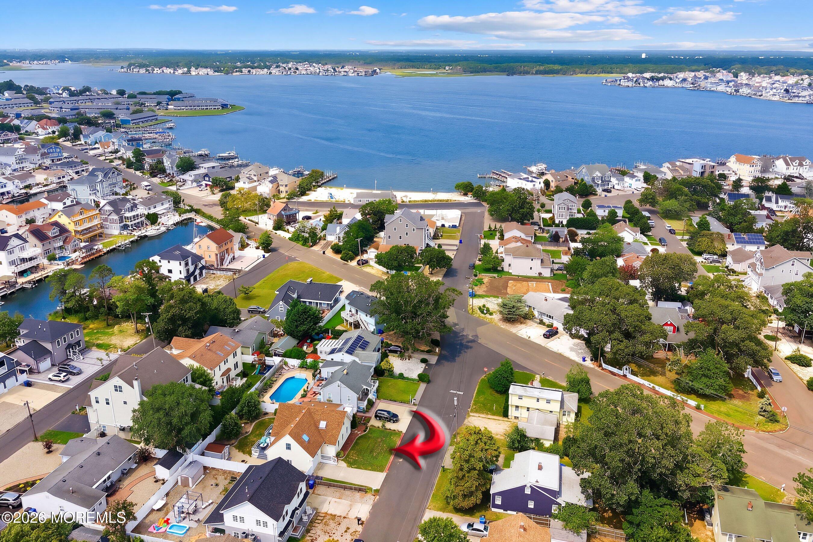 28 Harbor View Ln, Toms River, NJ 08753 photo