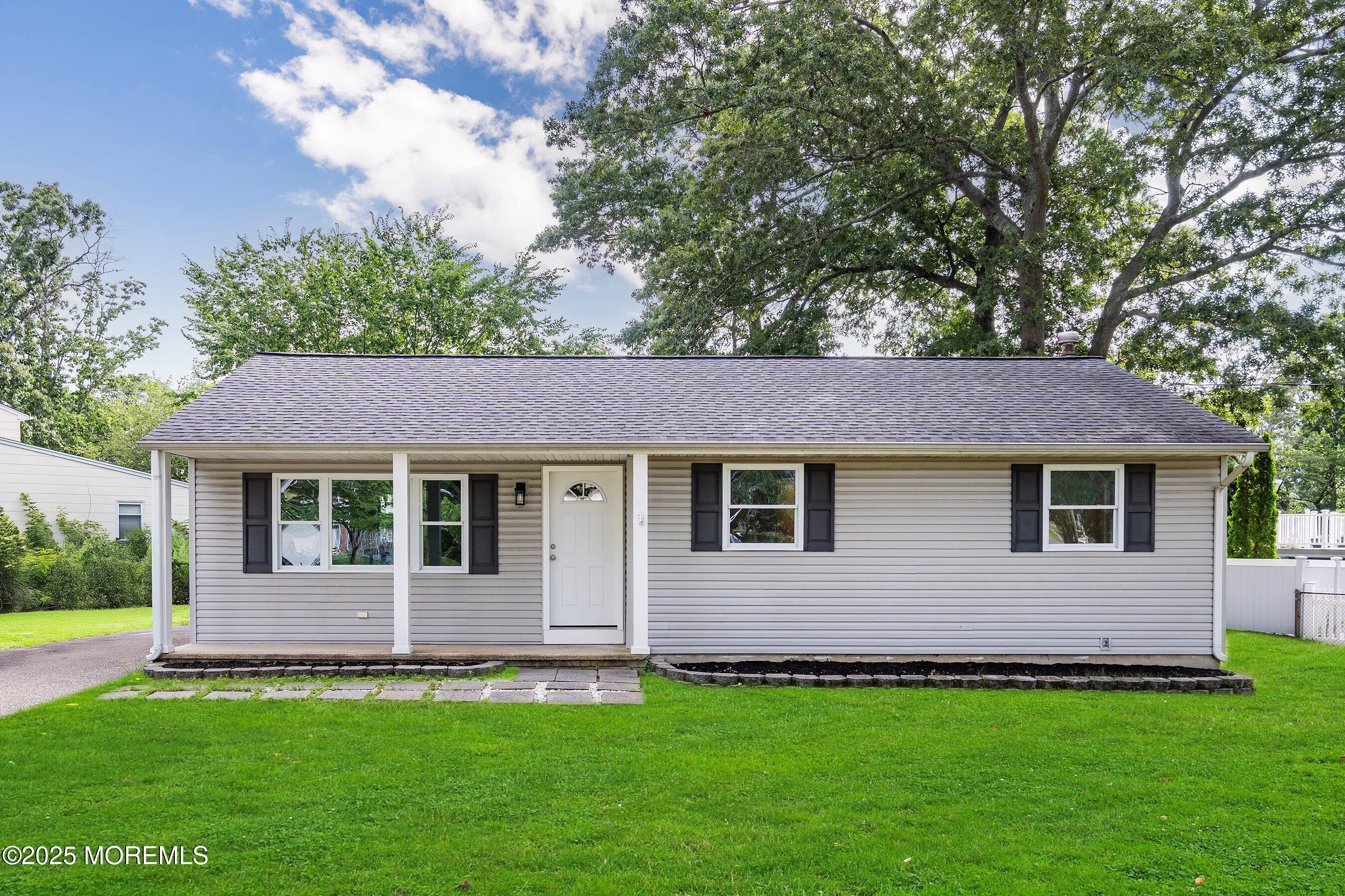 585 Fawn Dr, Toms River, NJ 08753 photo
