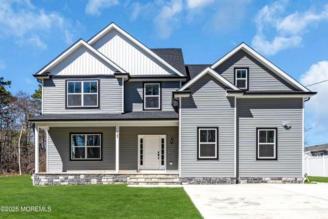 Single Family Residence in Toms River NJ 725 Second Avenue.jpg