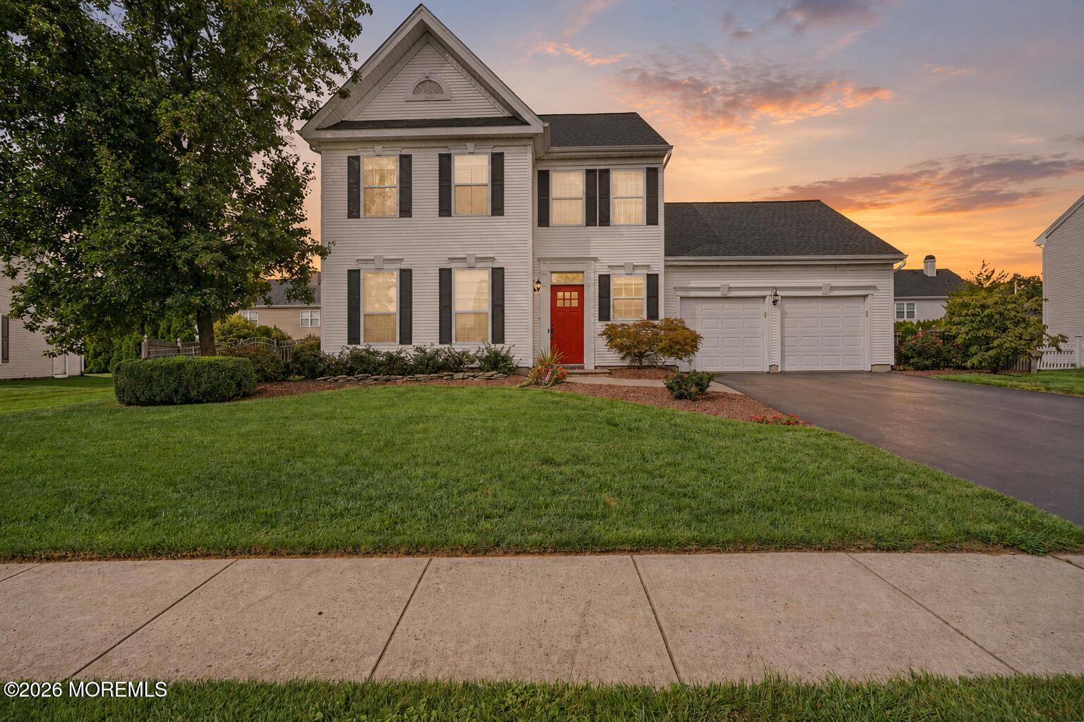17 Saint Johns Dr, Freehold, NJ 07728