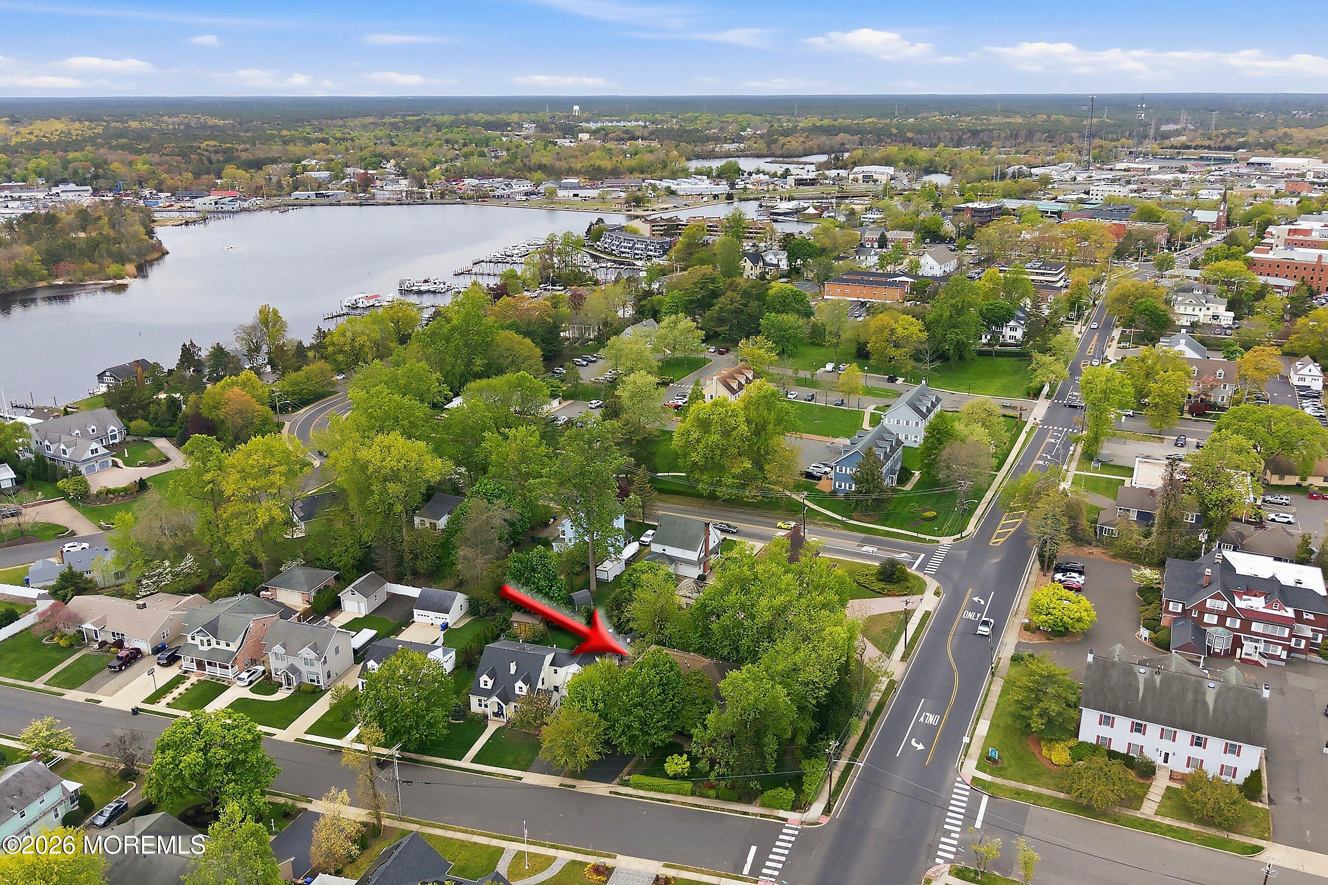 2 Maiden Ln, Toms River, NJ 08753 photo