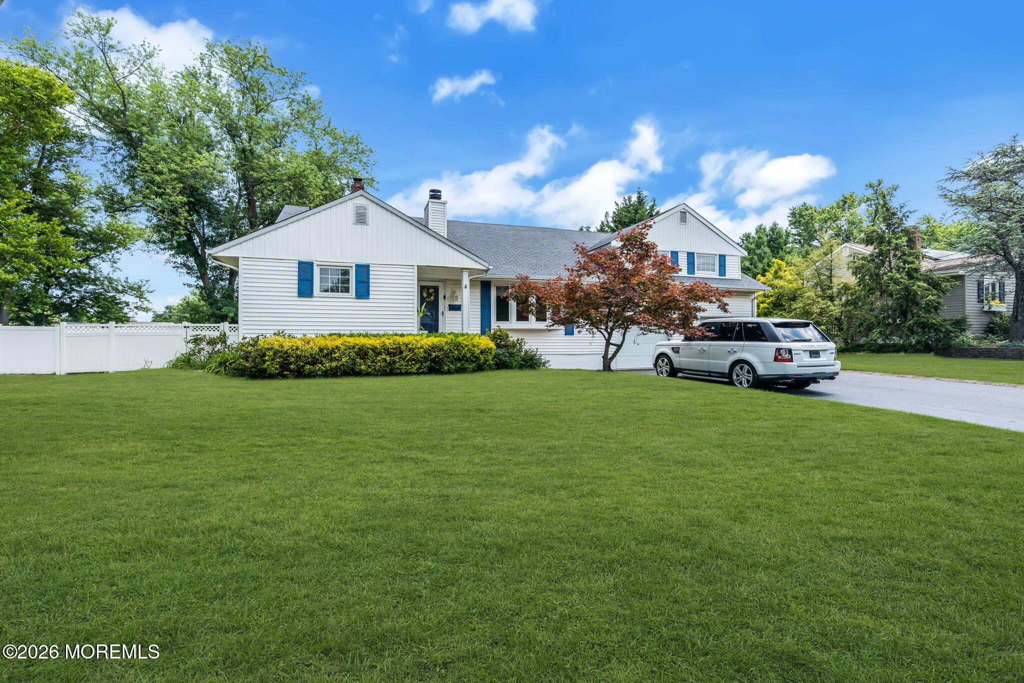 10 Homestead Pl, Holmdel, NJ 07733 photo