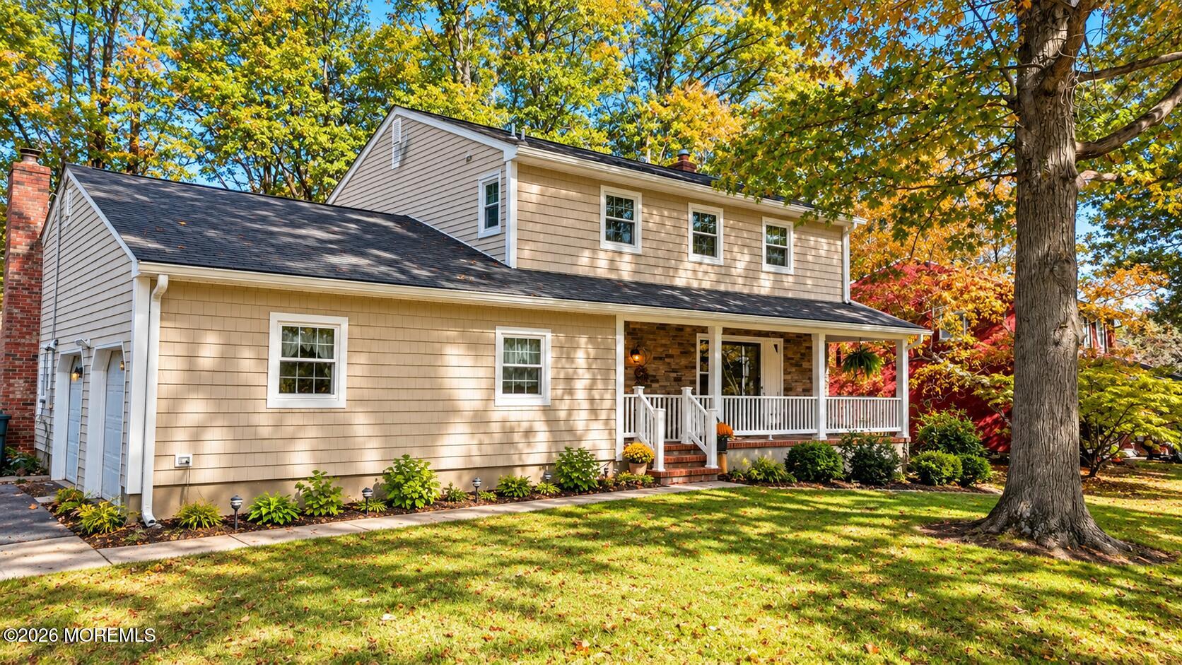 27 Surrey Ln, Eatontown, NJ 07724