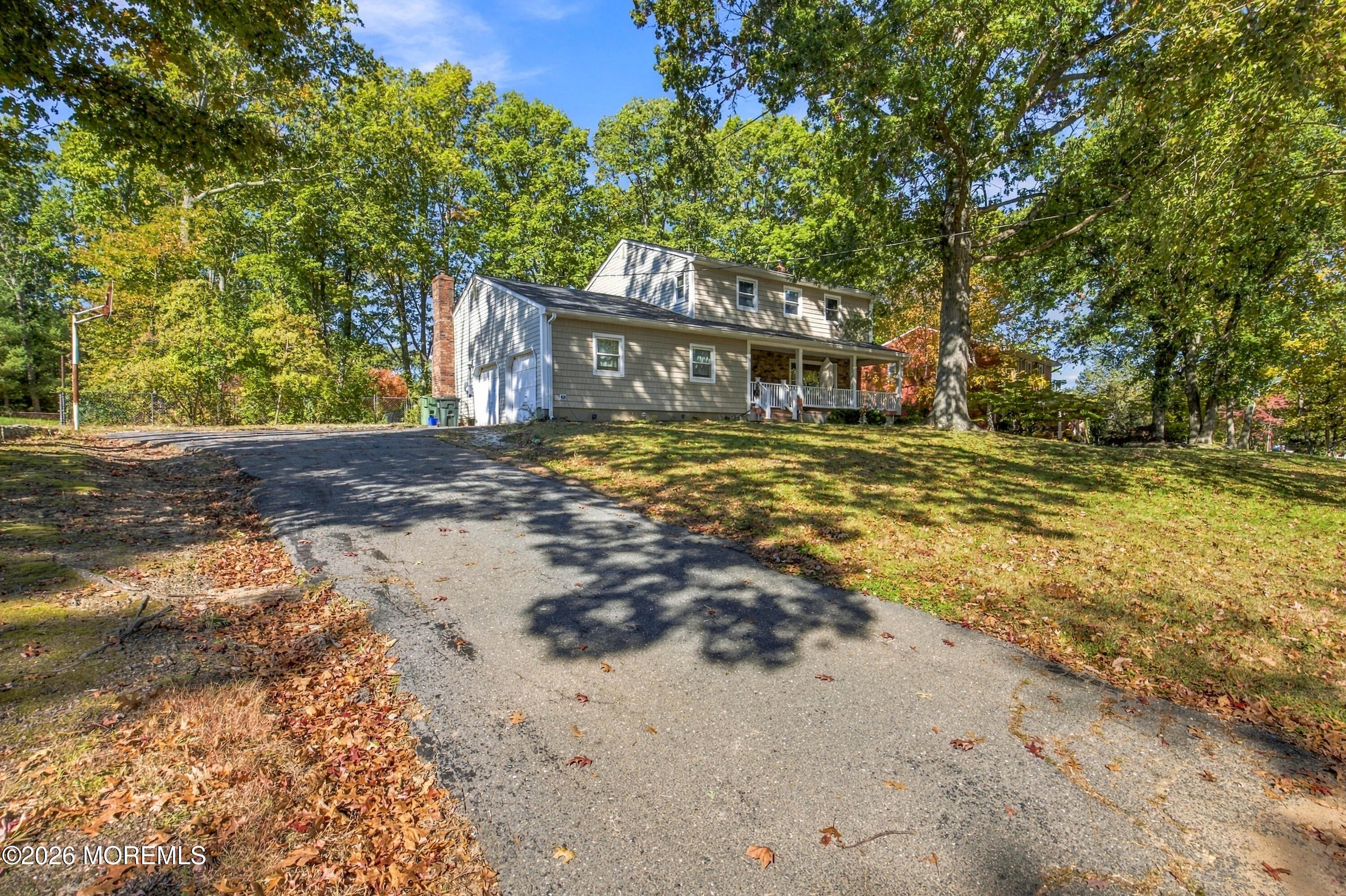 27 Surrey Ln, Eatontown, NJ 07724 photo