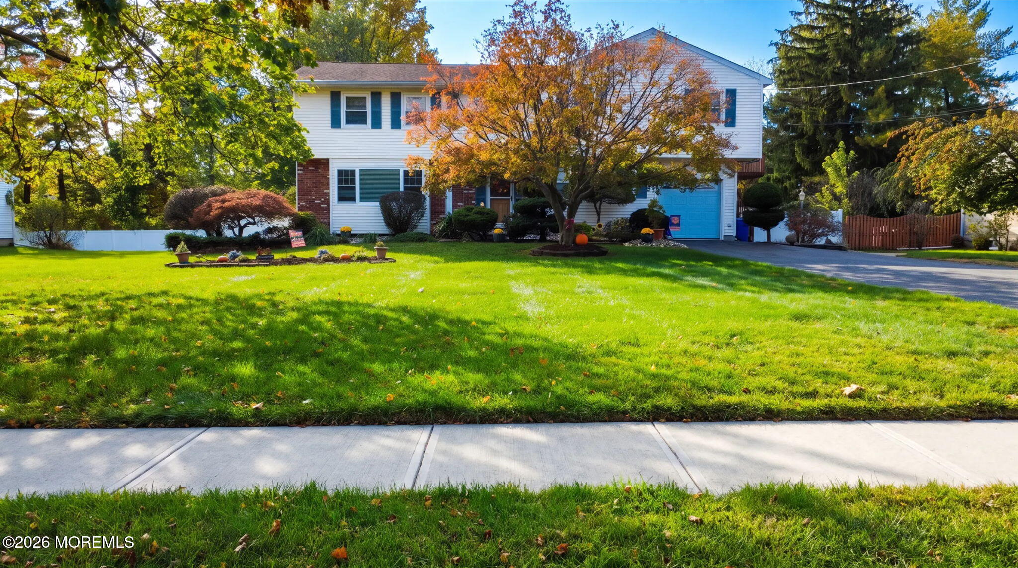 13 Lee Rd, Manalapan, NJ 07726