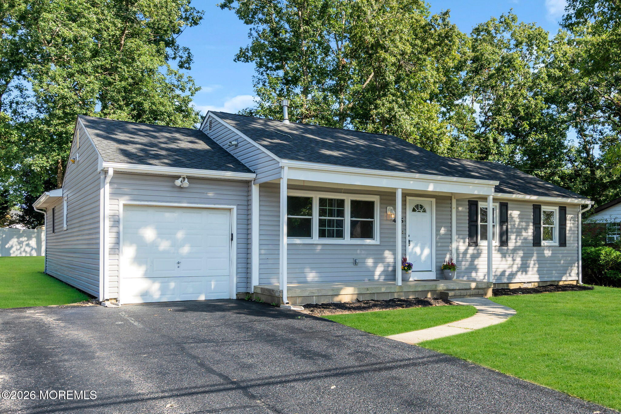 475 Lighthouse Dr, Manahawkin, NJ 08050 photo
