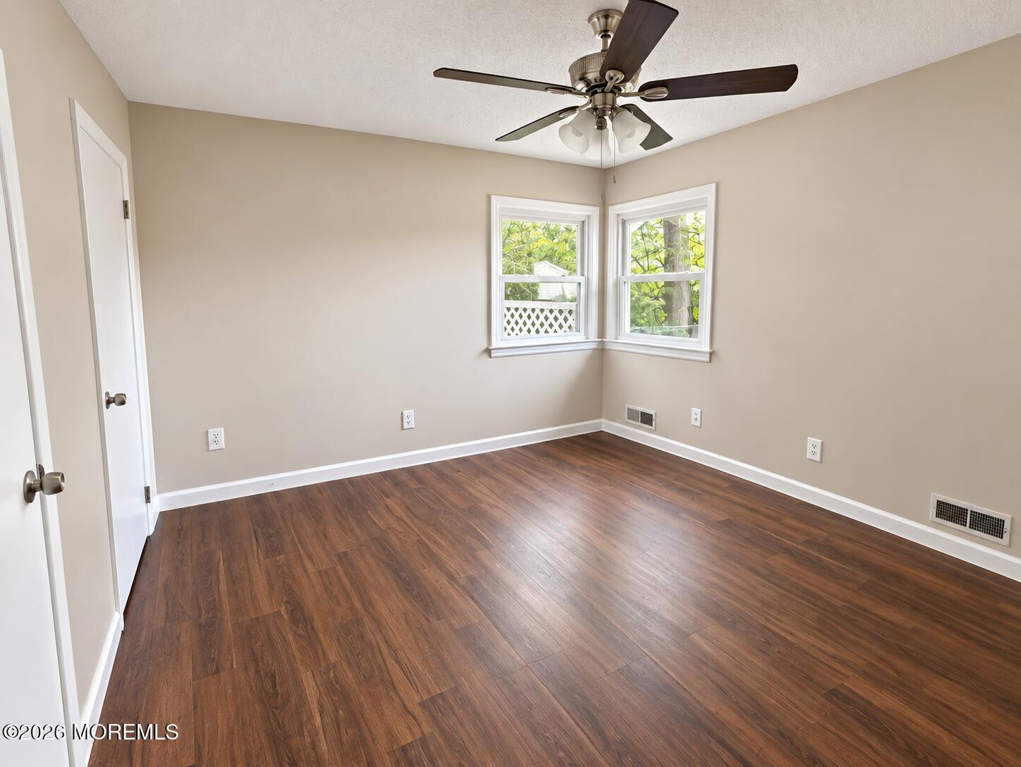 112 Blossom Dr, Toms River, NJ 08753 photo