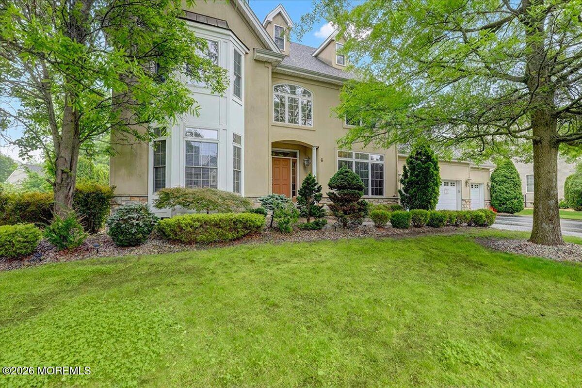 6 Huggins Ln, Manalapan, NJ 07726