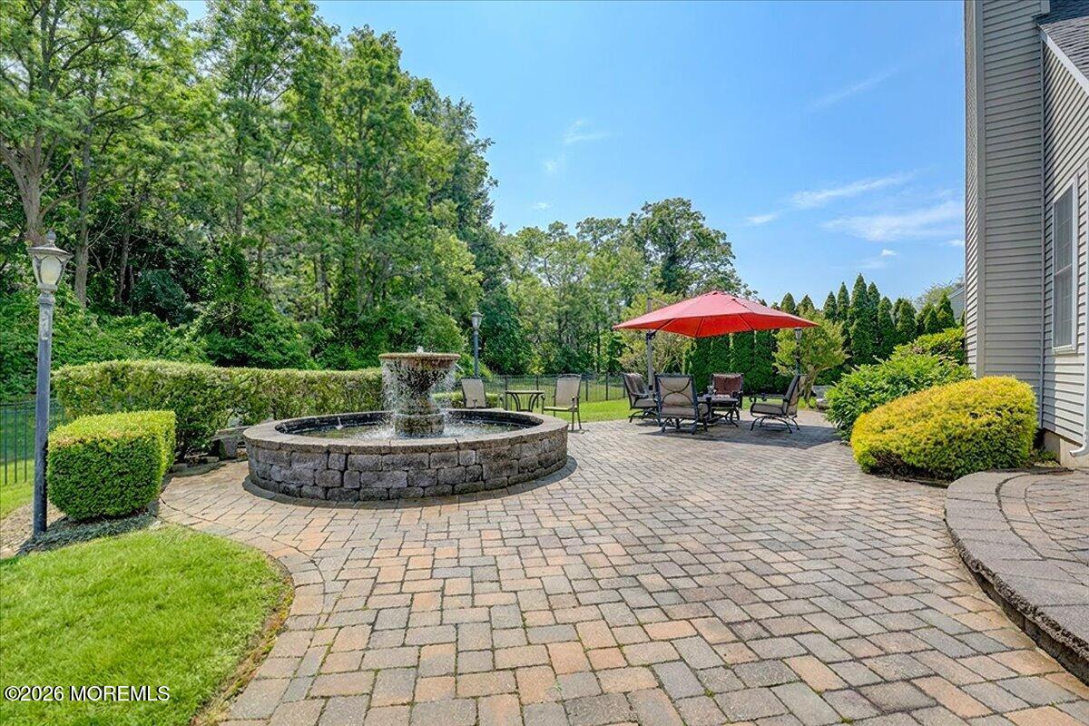 6 Huggins Ln, Manalapan, NJ 07726 photo
