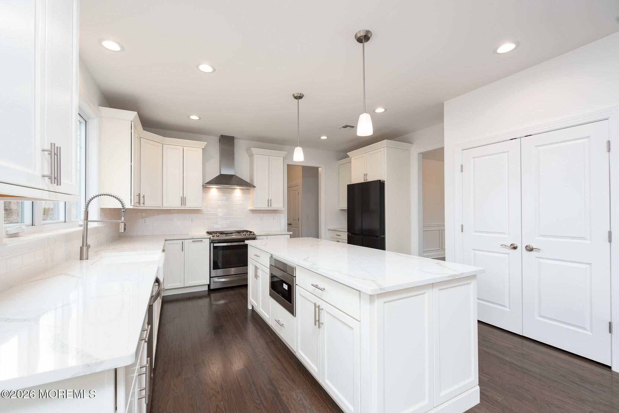 3 Barrington Ct, Holmdel, NJ 07733 photo