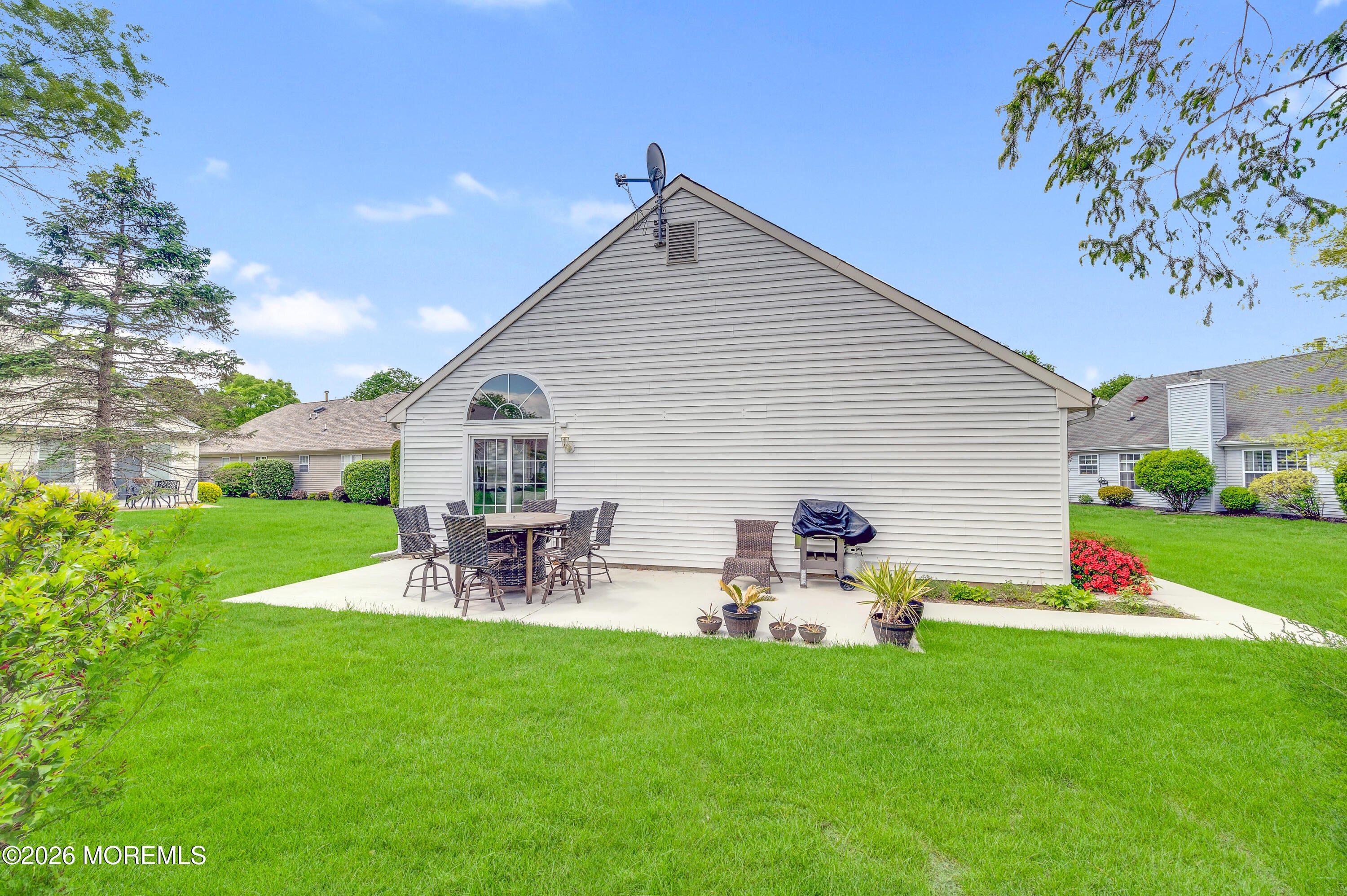 2737 Dalton Ln, Toms River, NJ 08755 photo