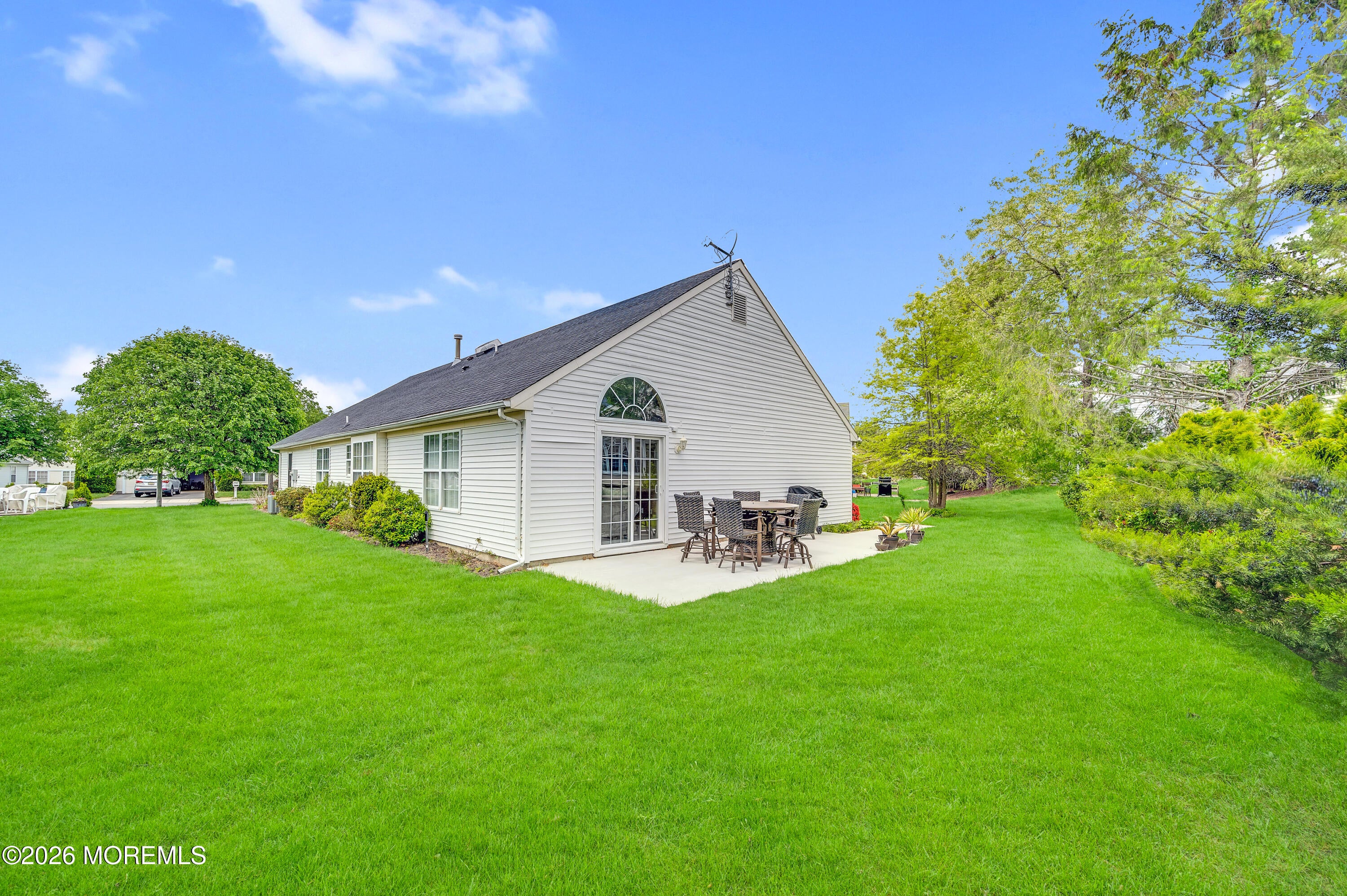 2737 Dalton Ln, Toms River, NJ 08755 photo