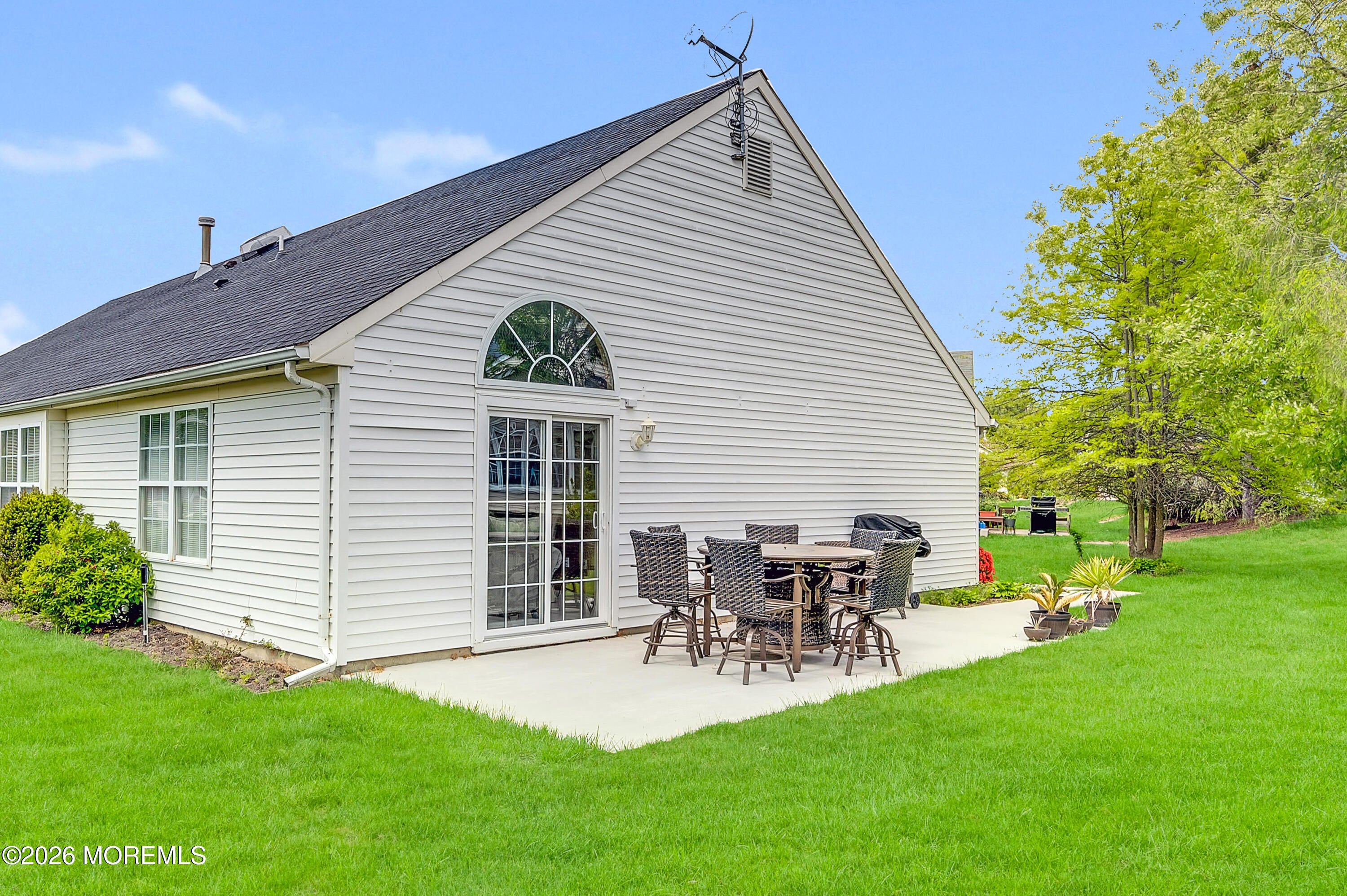 2737 Dalton Ln, Toms River, NJ 08755 photo