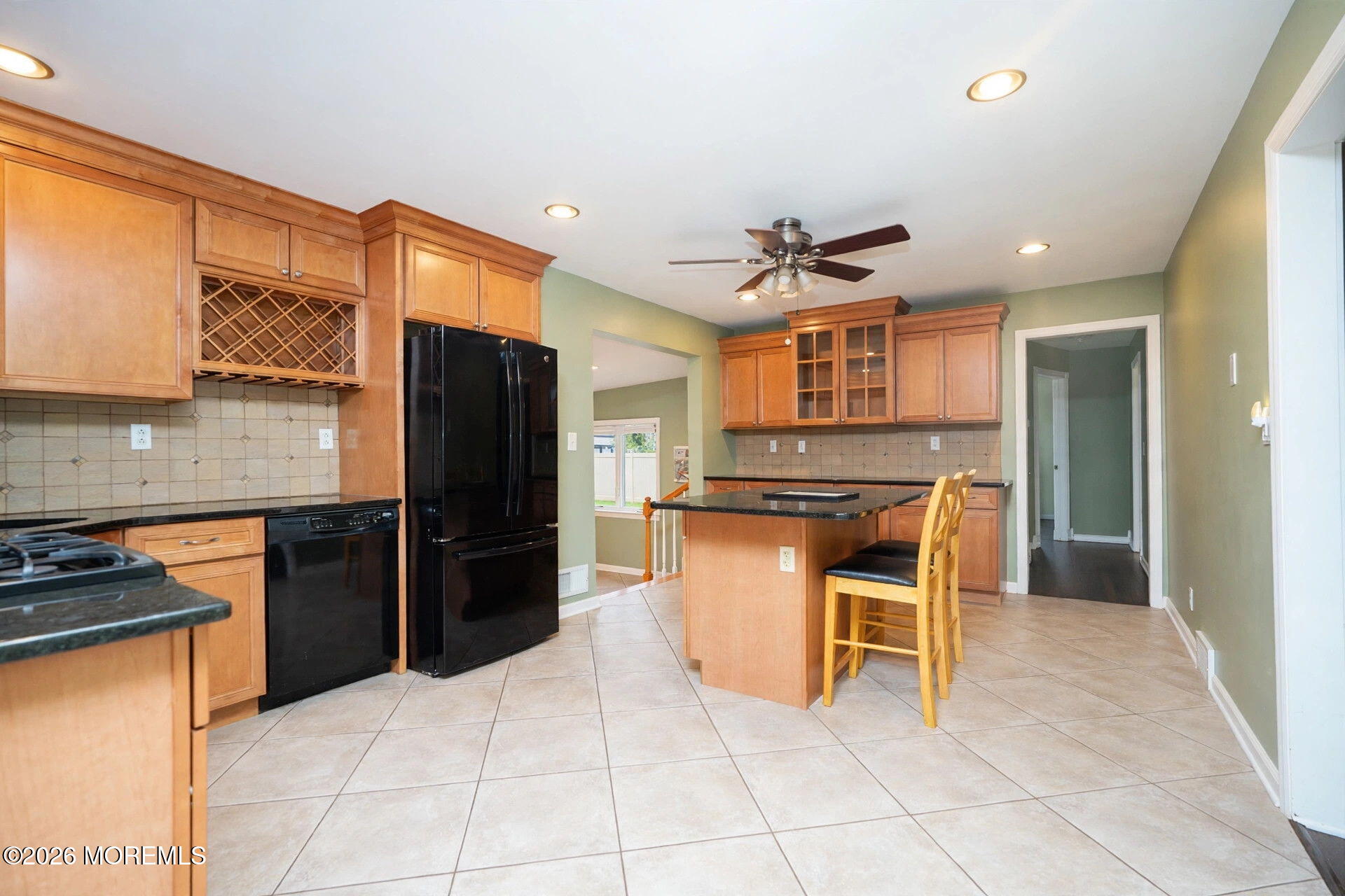 6 Lind Dr, Middletown, NJ 07748 photo