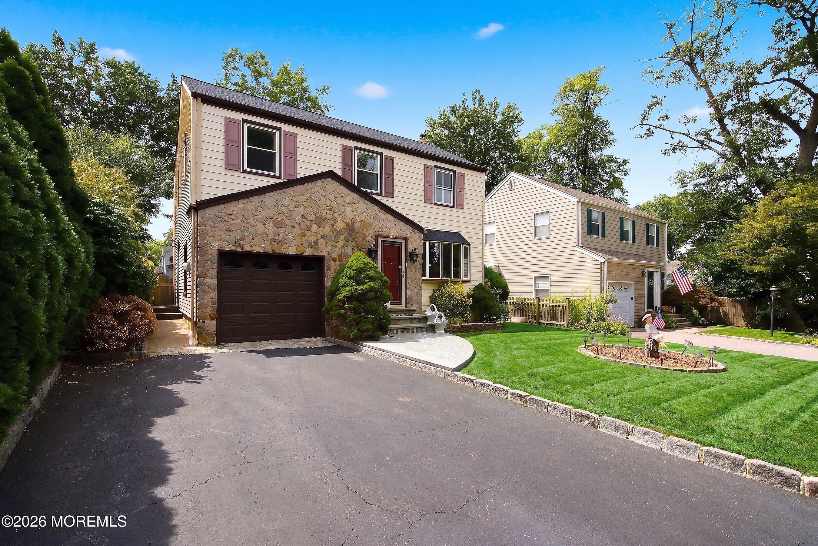 15 Charles St, Nutley, NJ 07110