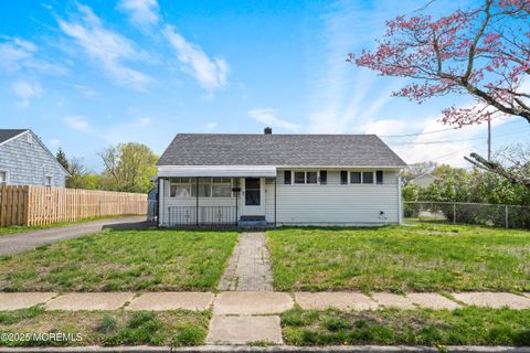 Single Family Residence in Toms River NJ 423 Lafayette Avenue.jpg