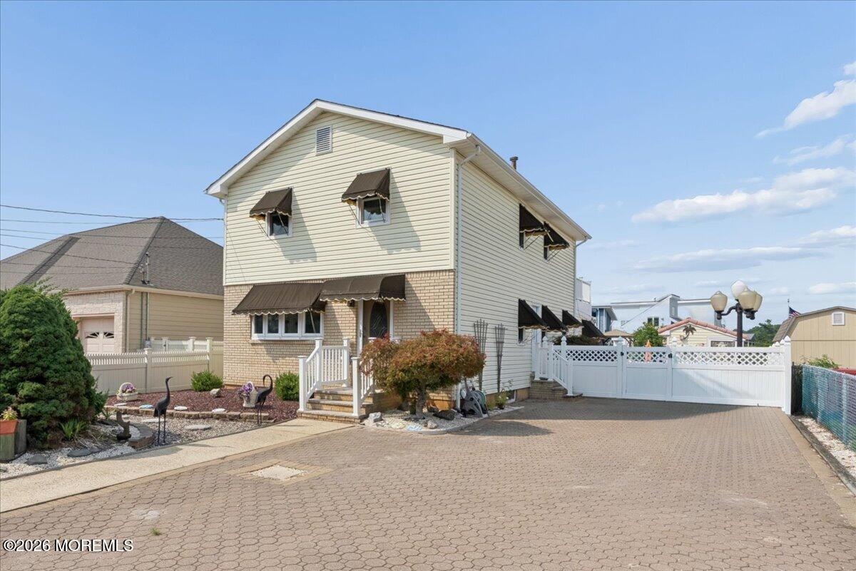 19 Sand Bar Dr, Bayville, NJ 08721